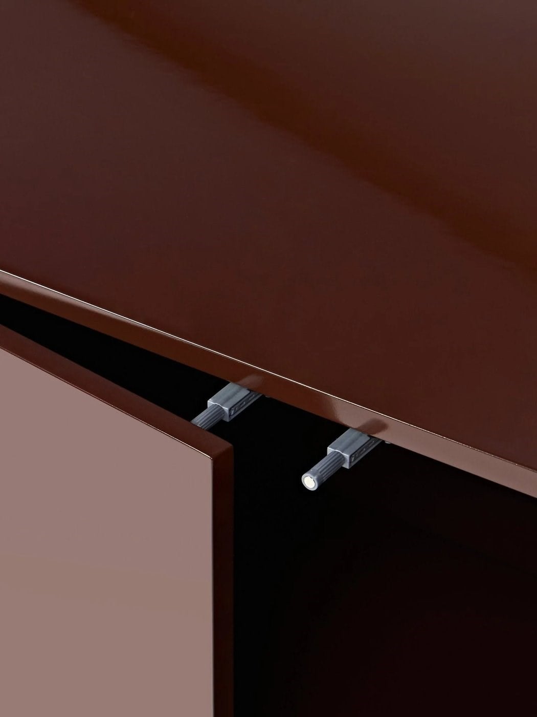 Liv Modern Lake Dressoir Minimalist Tasarım Parlak Yüzeyli