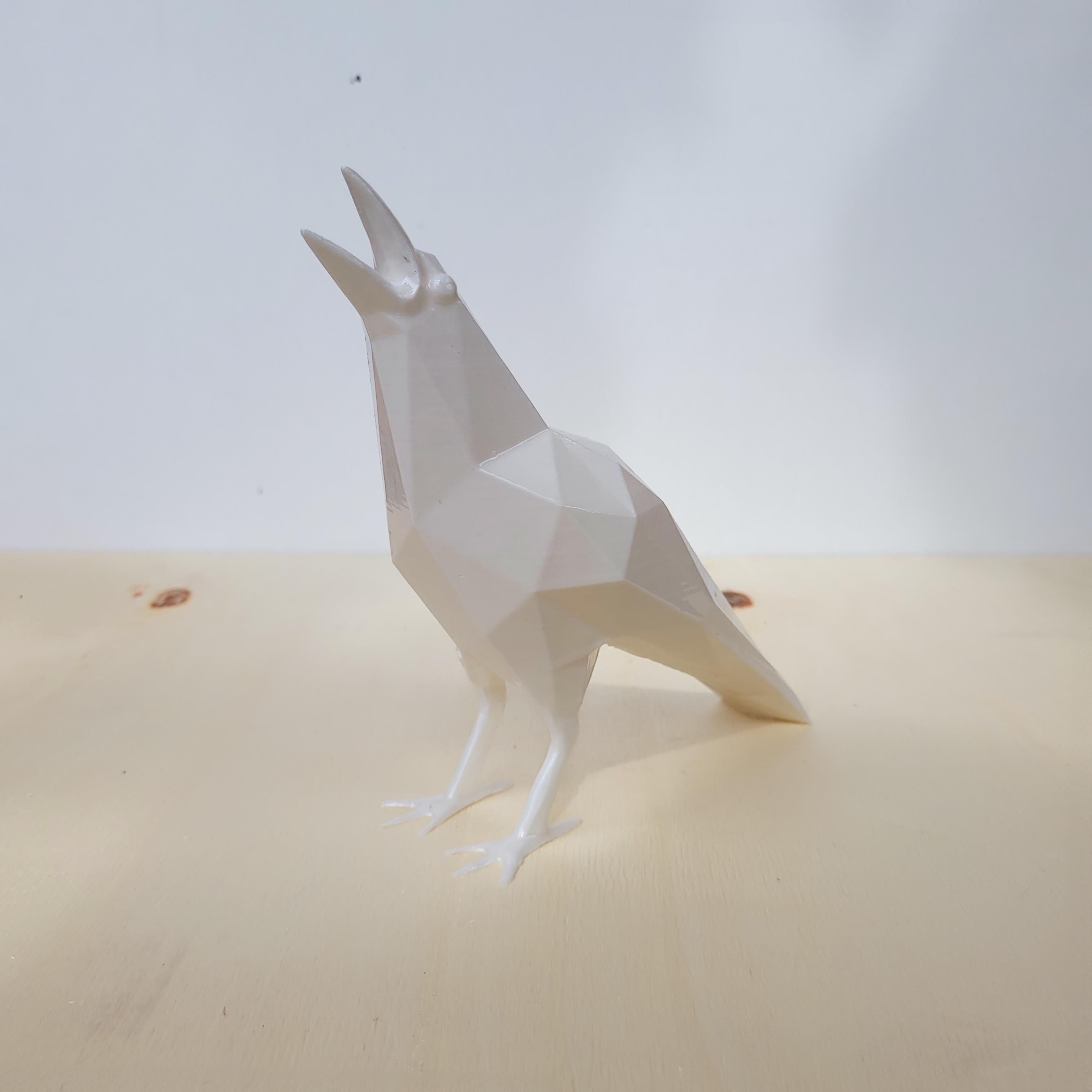 Low Poly Karga Figürü | Beyaz