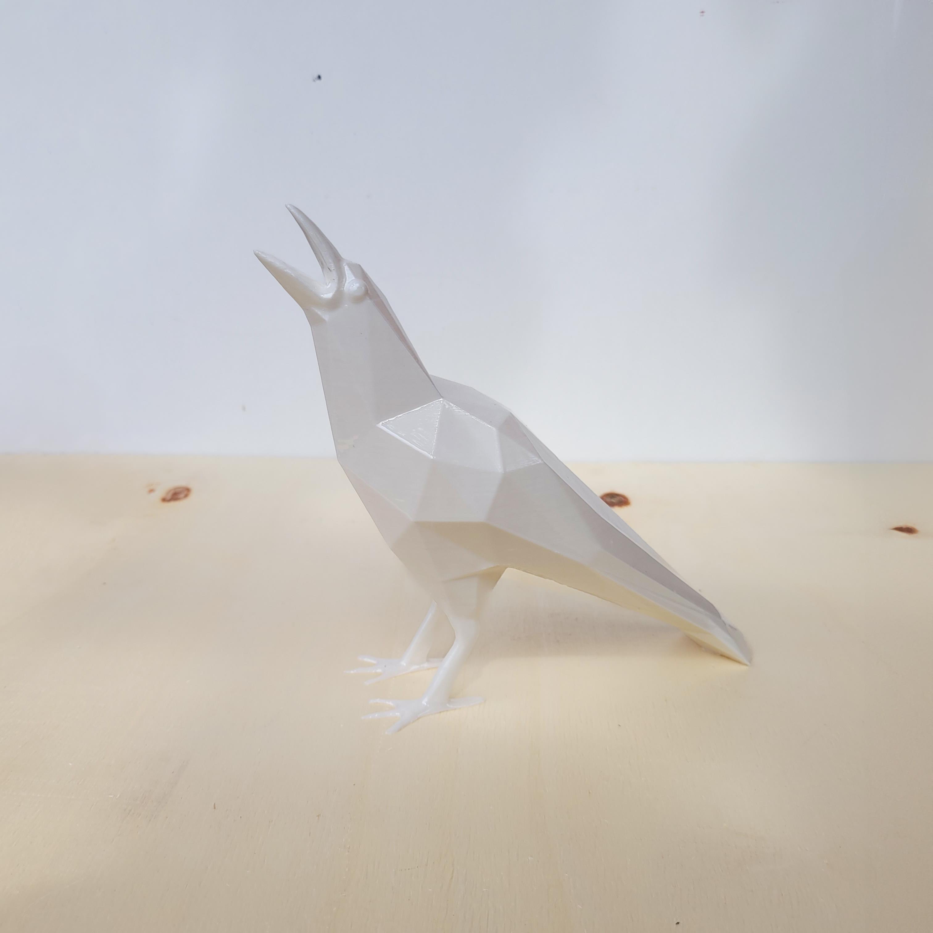 Low Poly Karga Figürü | Beyaz