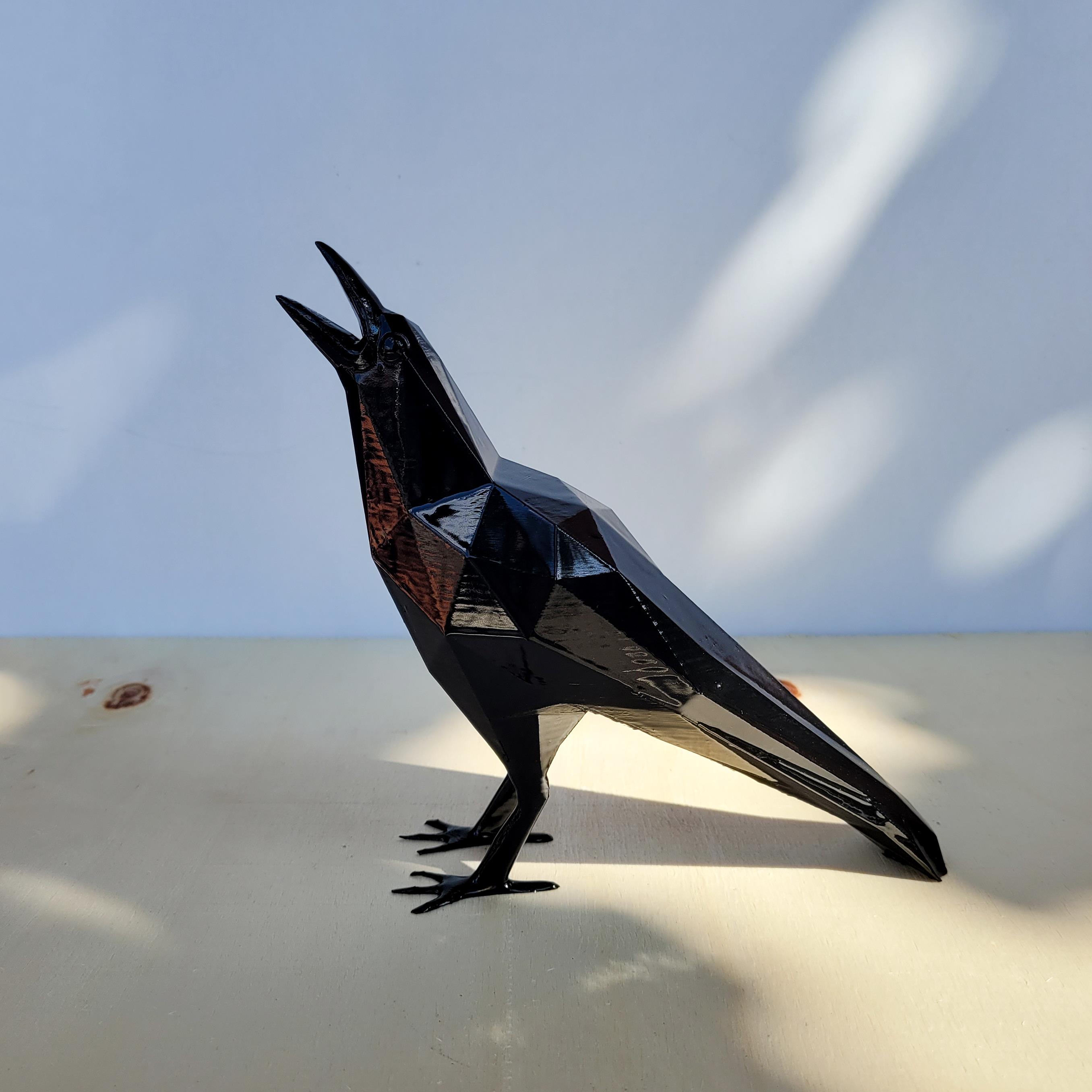Low Poly Karga Figürü | Siyah