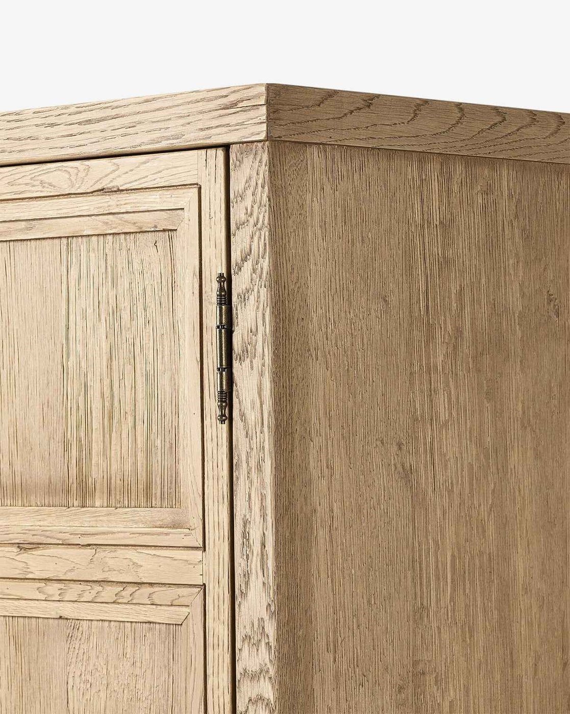 Meşe Kabinet Yıpranmış Meşe Bronz Kulplu