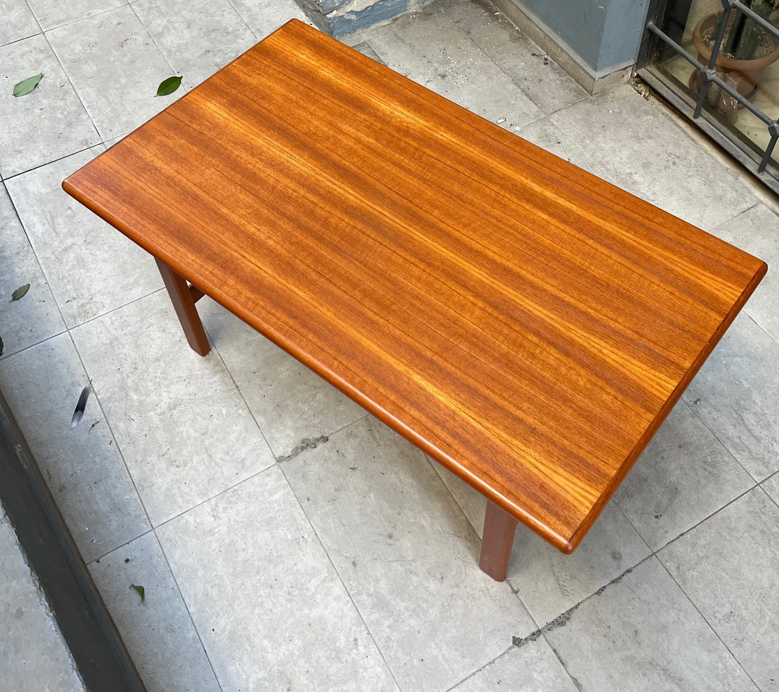 Mid Century Ahşap Dikdörtgen Sehpa