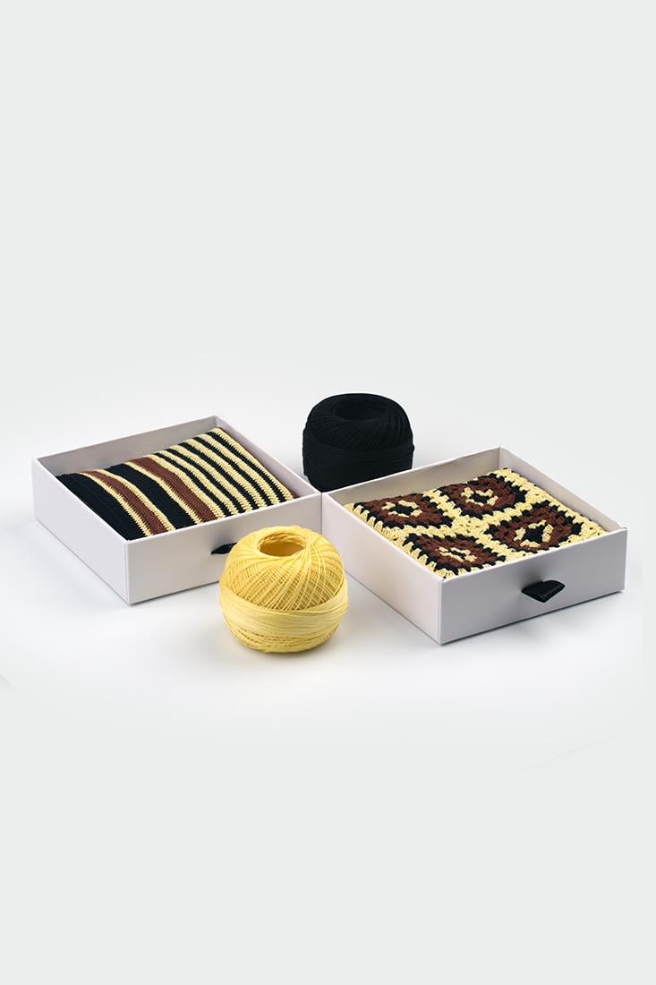 Multistripes El İşi Dantel Örtü