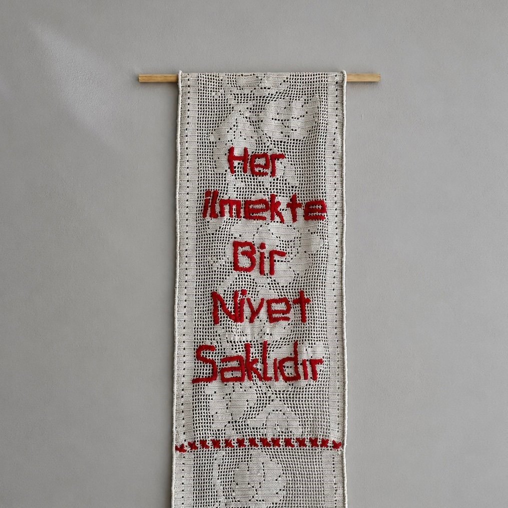 Niyet El Örmesi Tekstil Duvar Aksesuarı