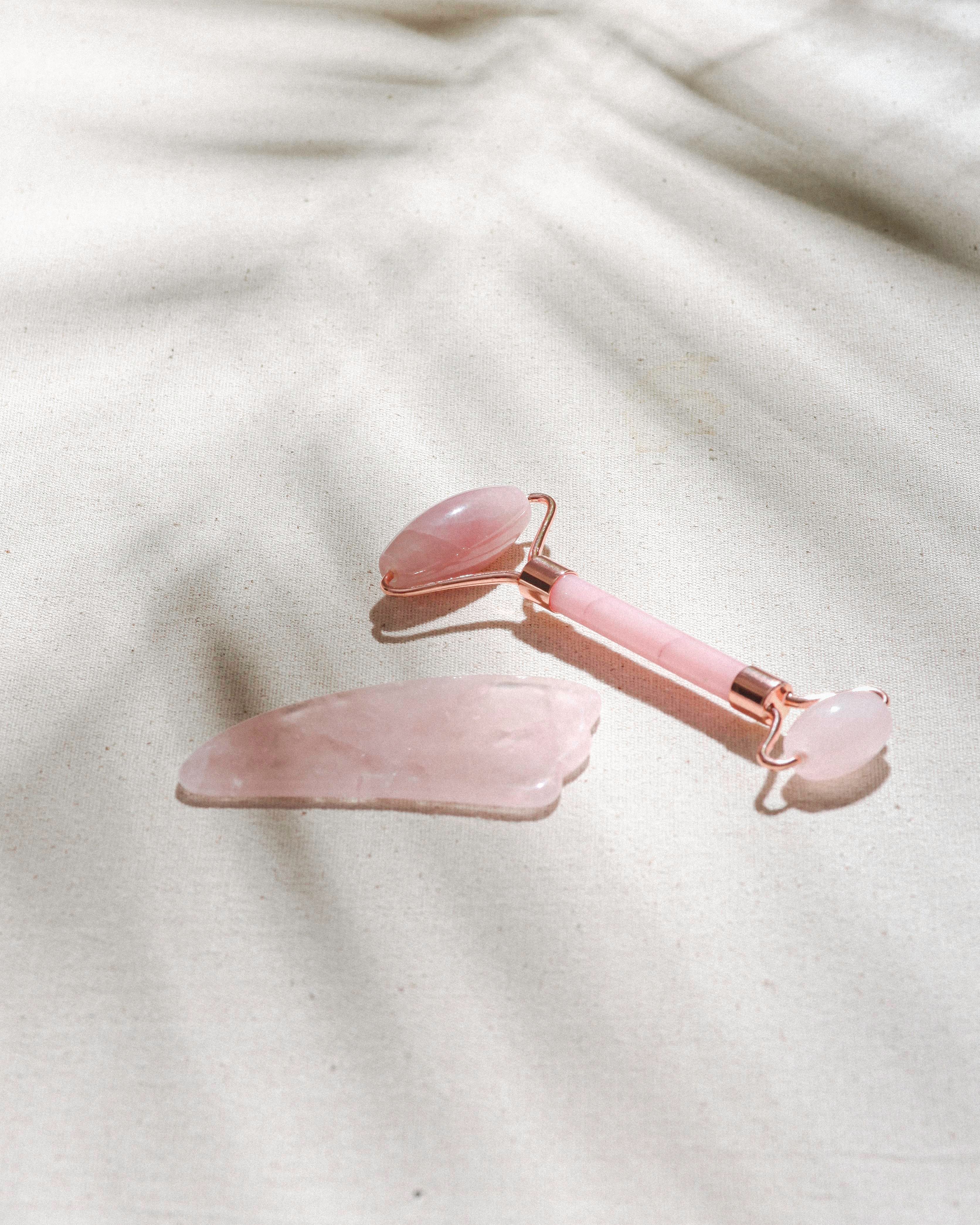 Pembe Kuvars Roller Yüz Masaj Aleti