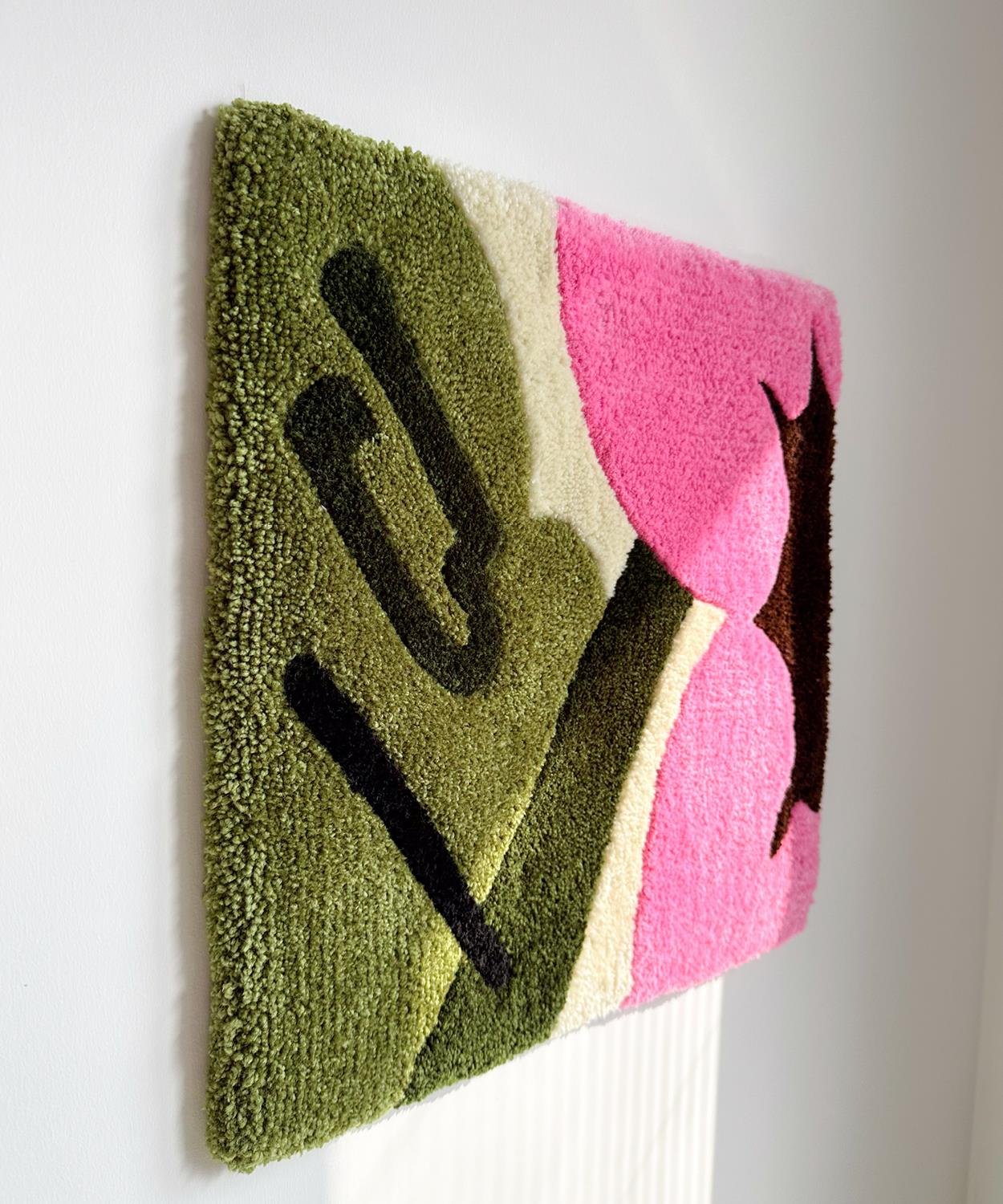 Petunia Handtufted Duvar Halısı