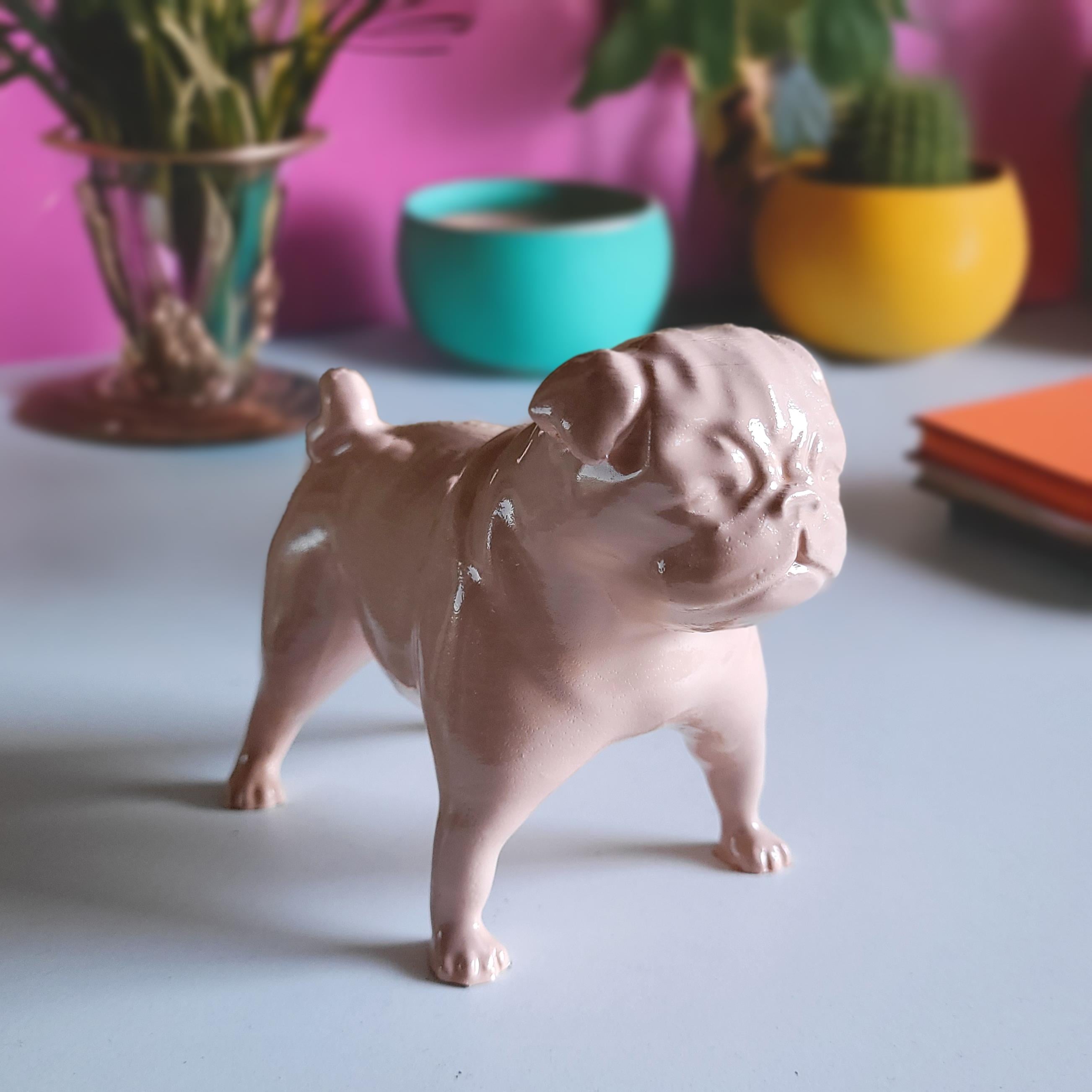 Pug Köpek Figürü | Gül
