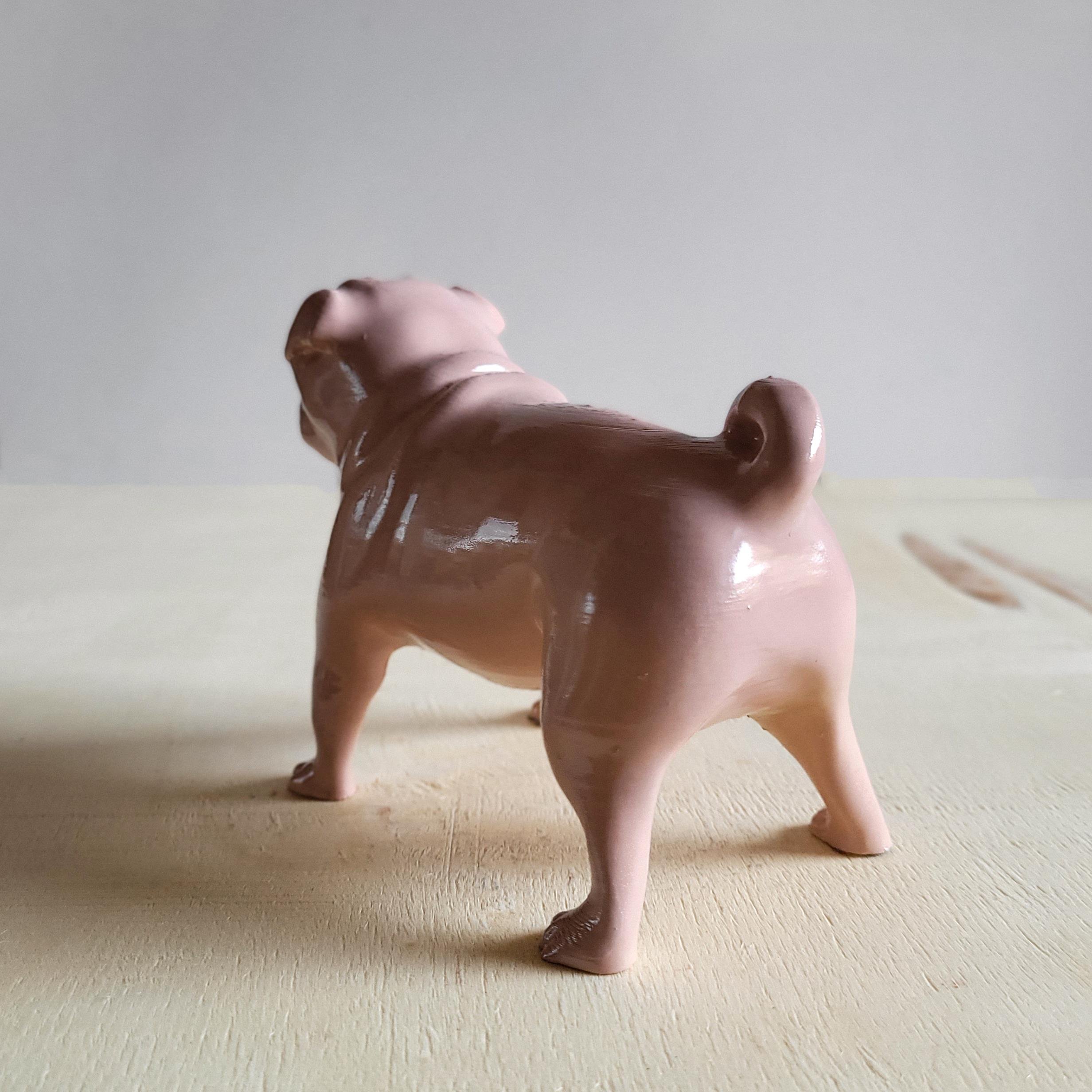 Pug Köpek Figürü | Gül