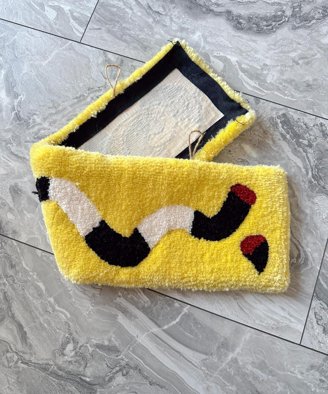 Snake Handtufted Duvar Halısı