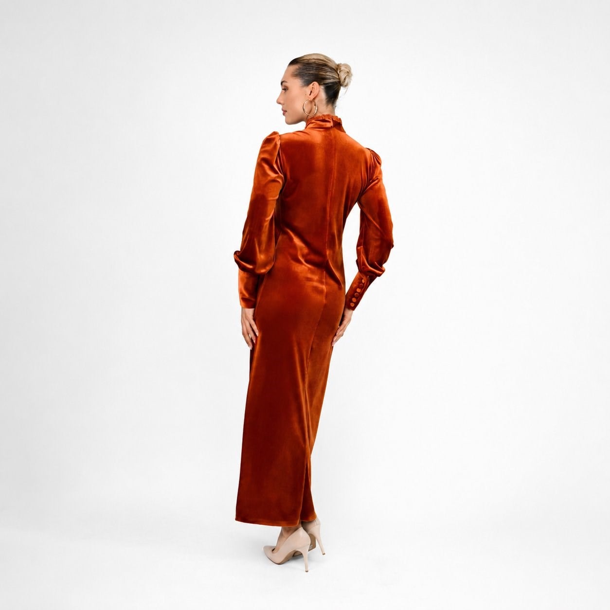 Tindra Cut-out Detailed Velvet Maxi Dress in Cinnamon 