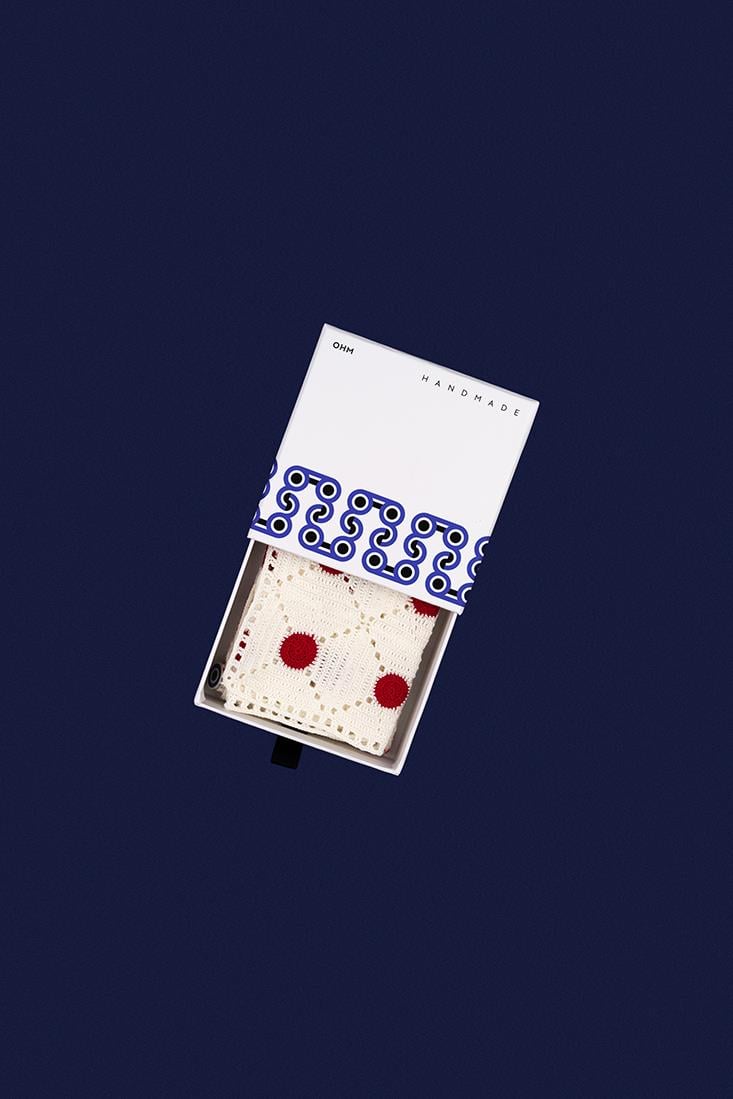Tiny Dots El İşi Dantel Örtü