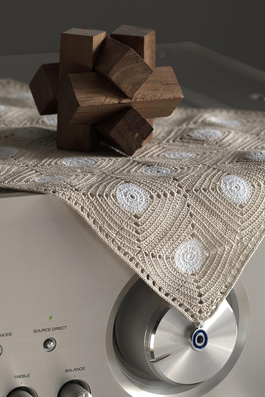 Tiny Dots El İşi Dantel Örtü
