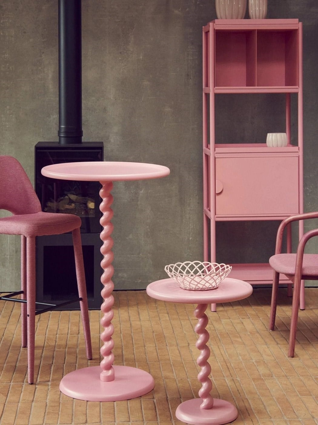 Twister Yuvarlak Yan Sehpa Toz Boyalı Alüminyum Pudra Pembe