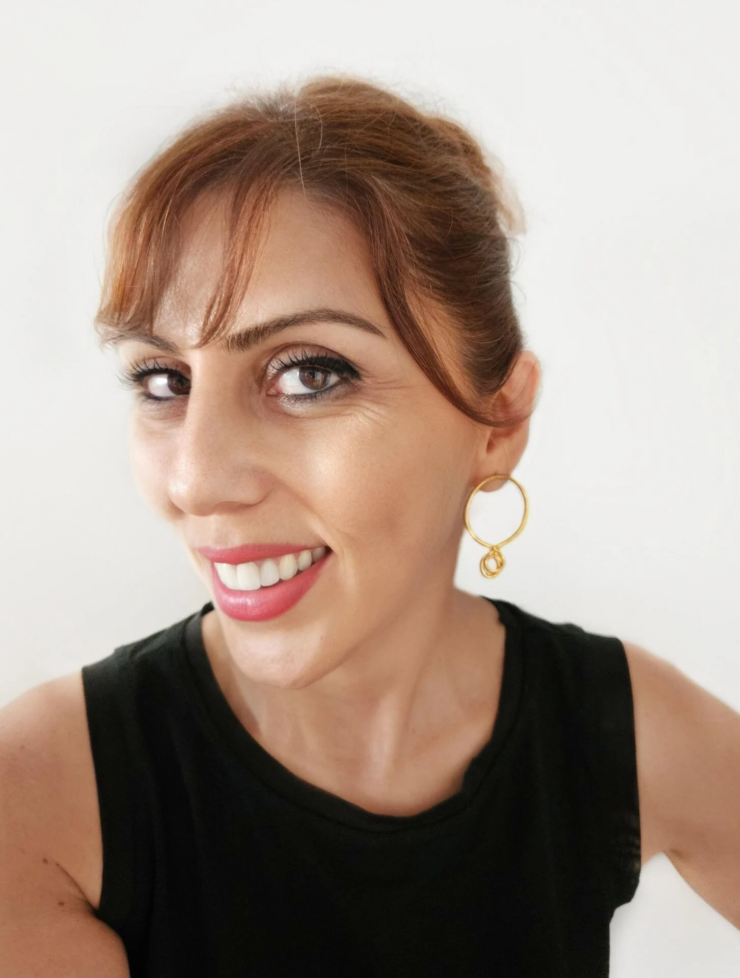 Ucunda Çiçek Yuvarlak Bronz Küpe
