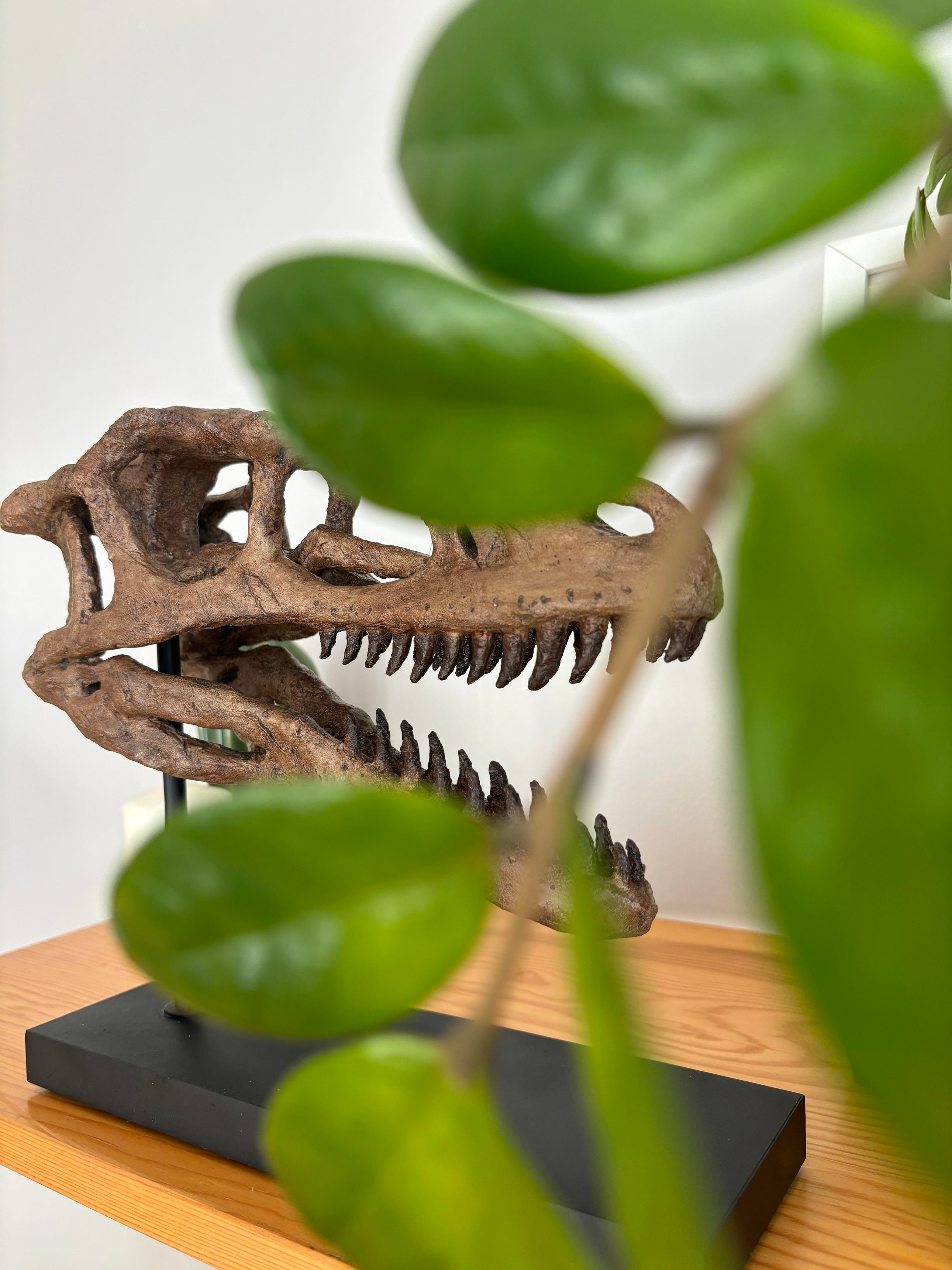 Velociraptor Heykeli