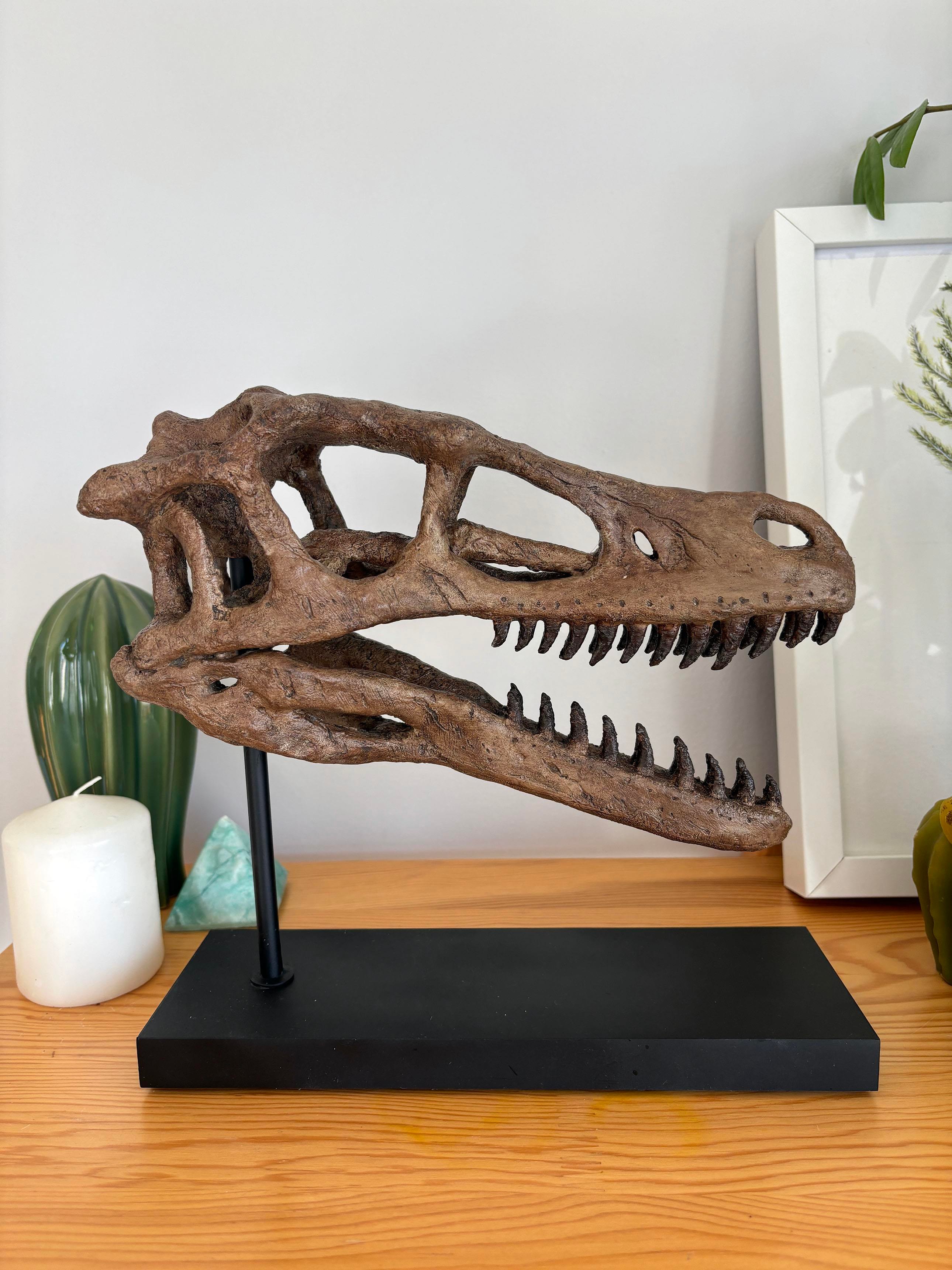 Velociraptor Heykeli