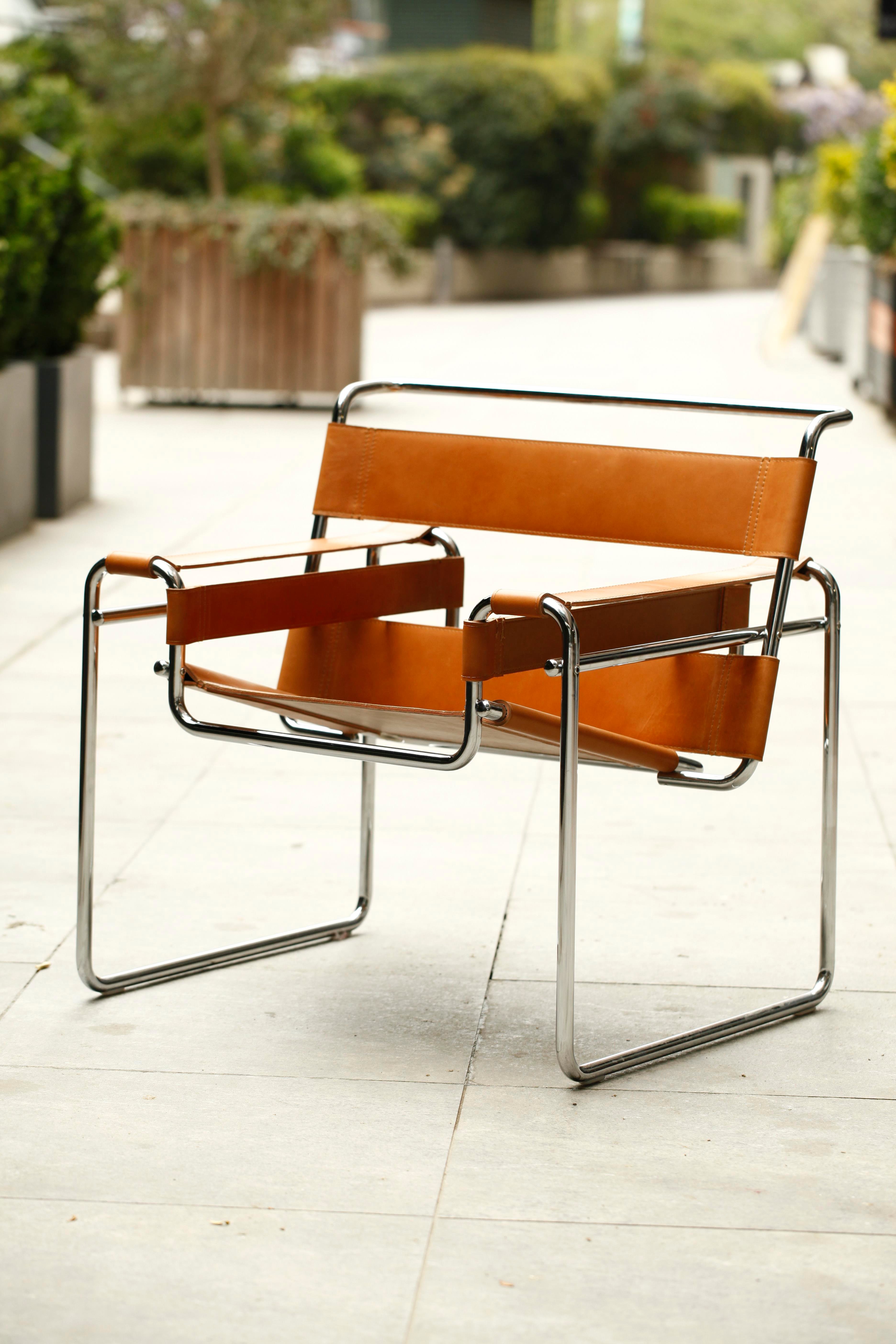 WASSILY CHAIR SANDALYE TABA