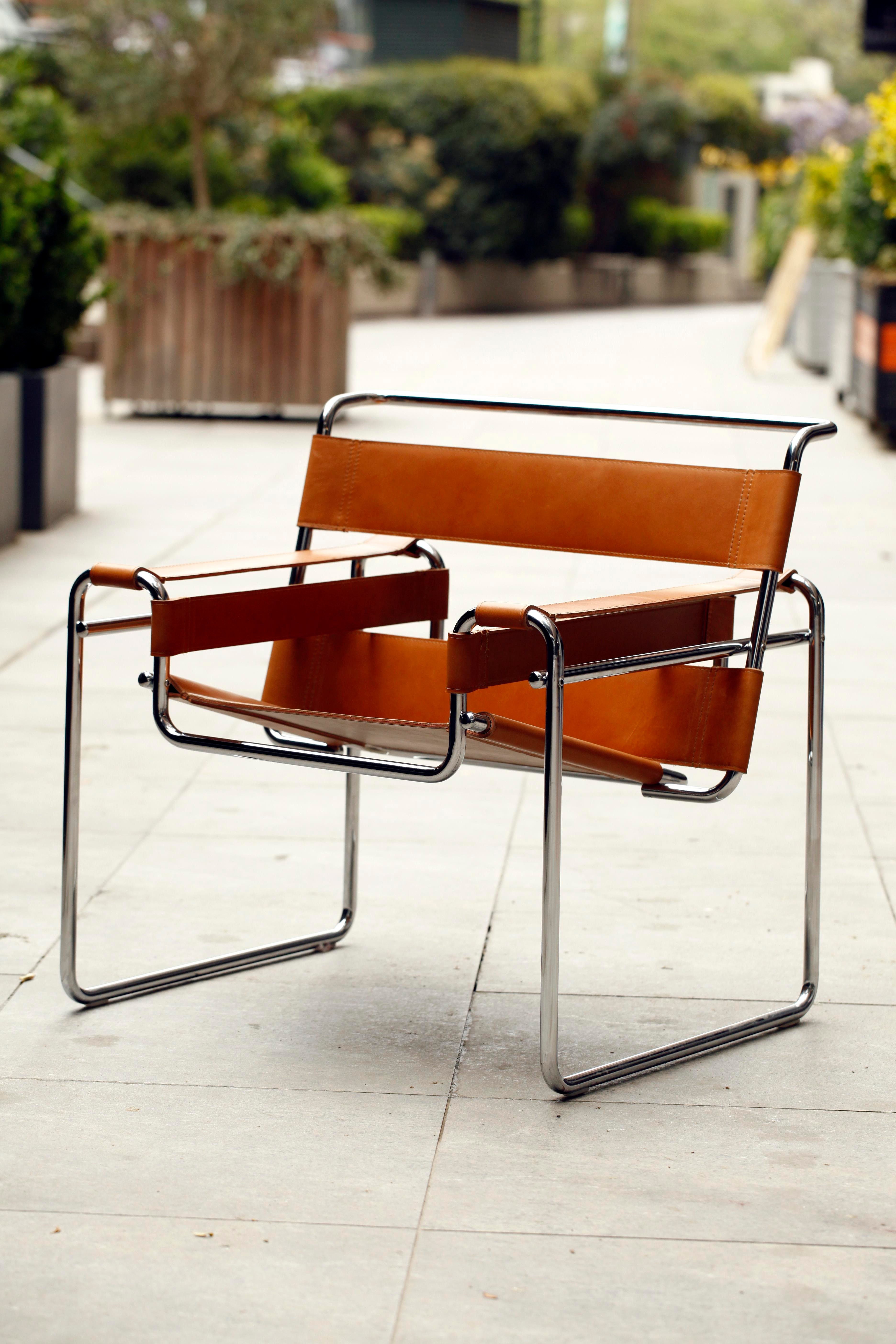 WASSILY CHAIR SANDALYE TABA