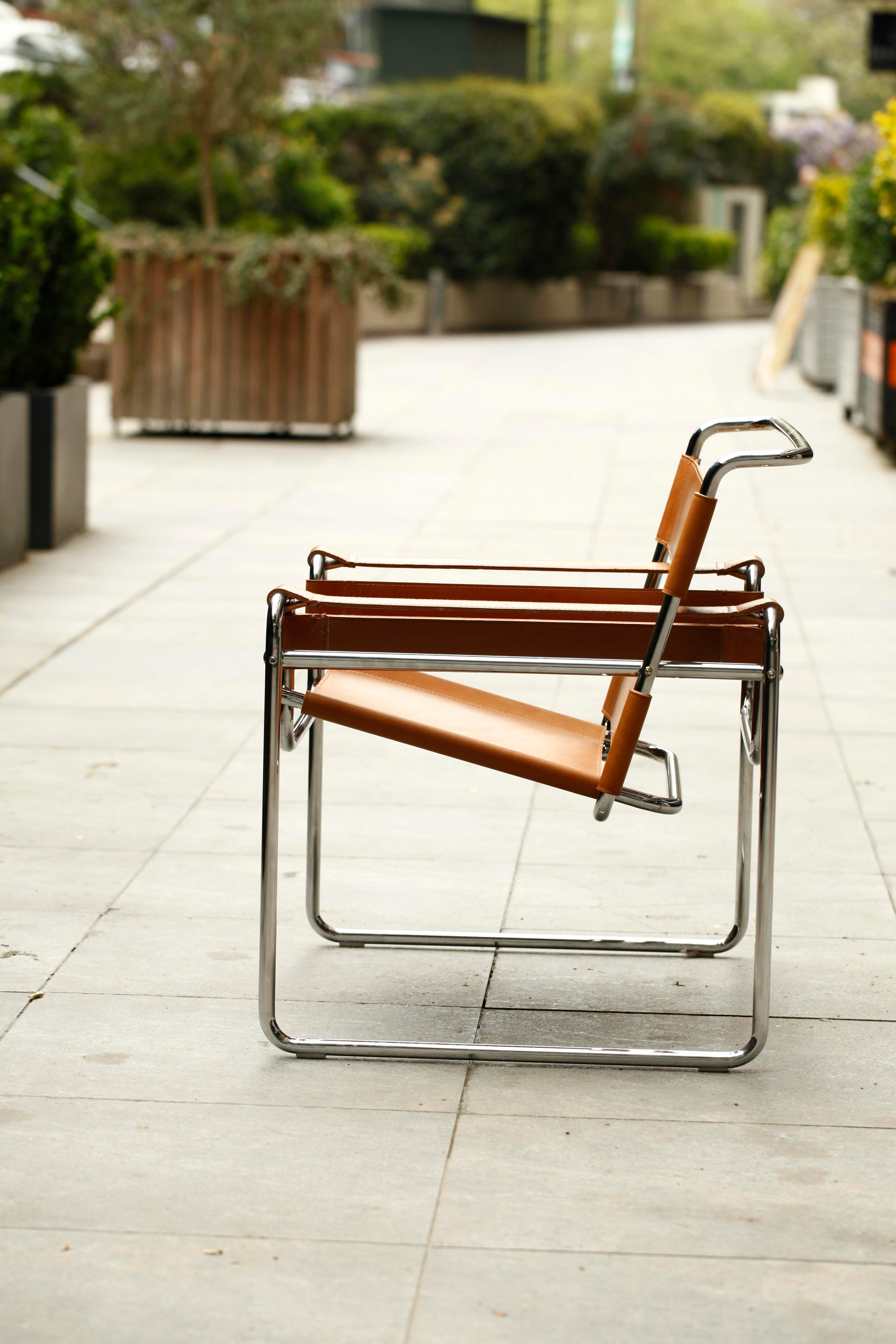 WASSILY CHAIR SANDALYE TABA