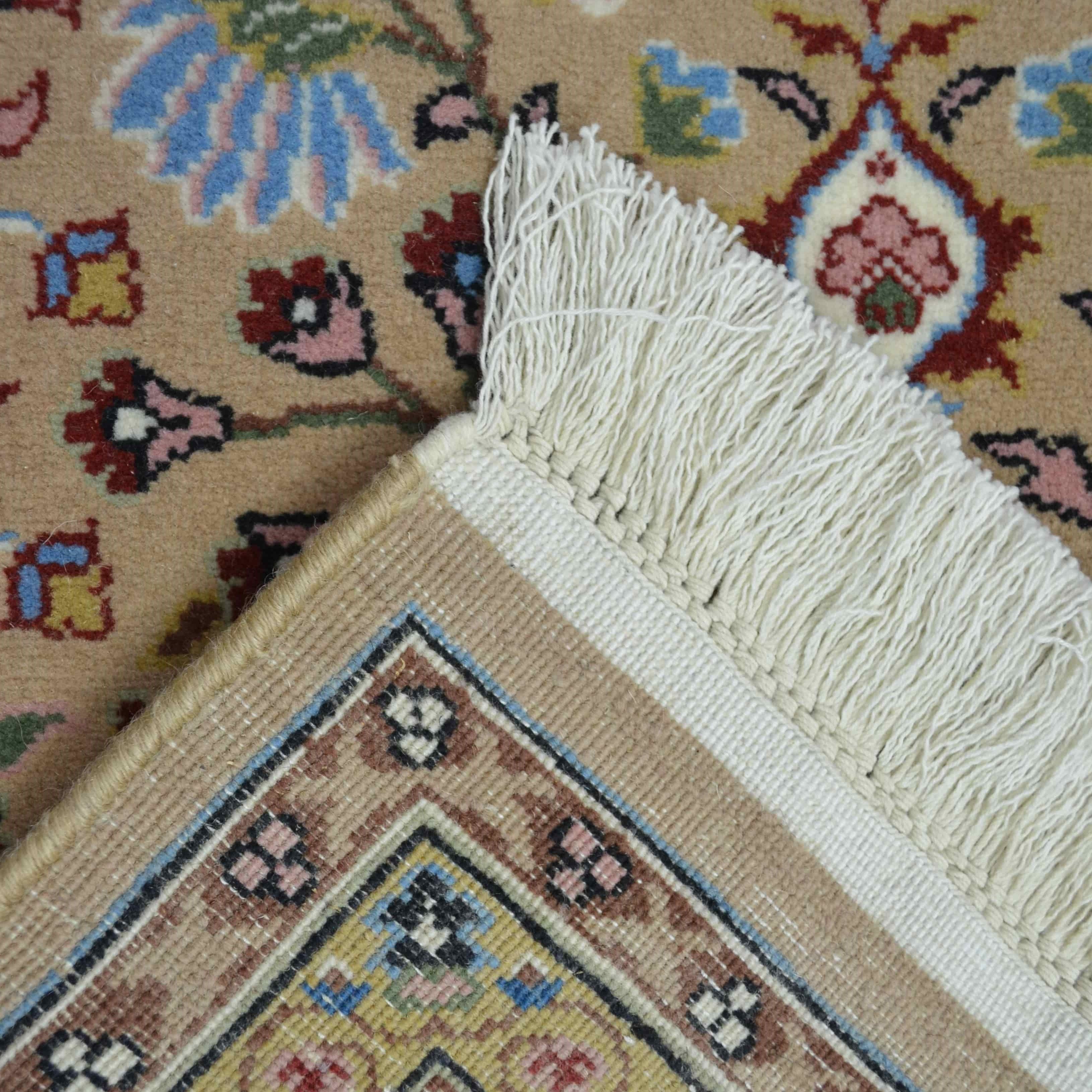 Yedi Dağın Çiçeği Desenli El Dokuma Deve Tüyü Rengi Kare Hereke Halısı 176x176 cm