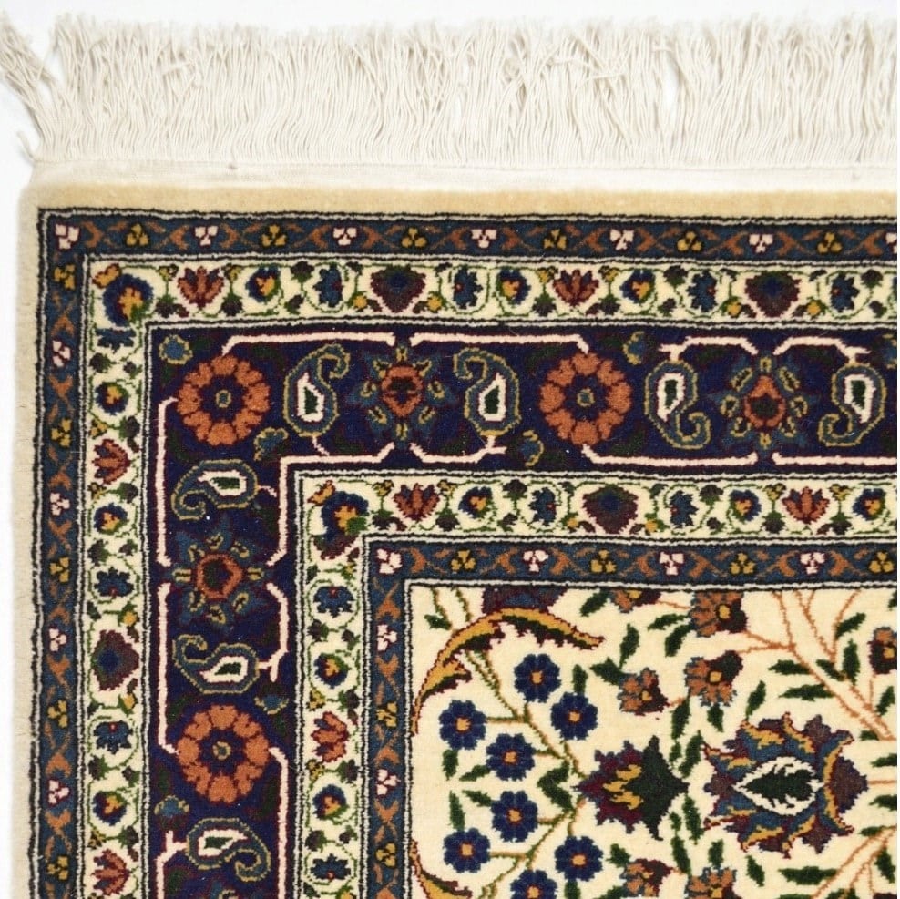 Yedi Dağın Çiçeği El Dokuma Hereke Halısı 100x160 cm