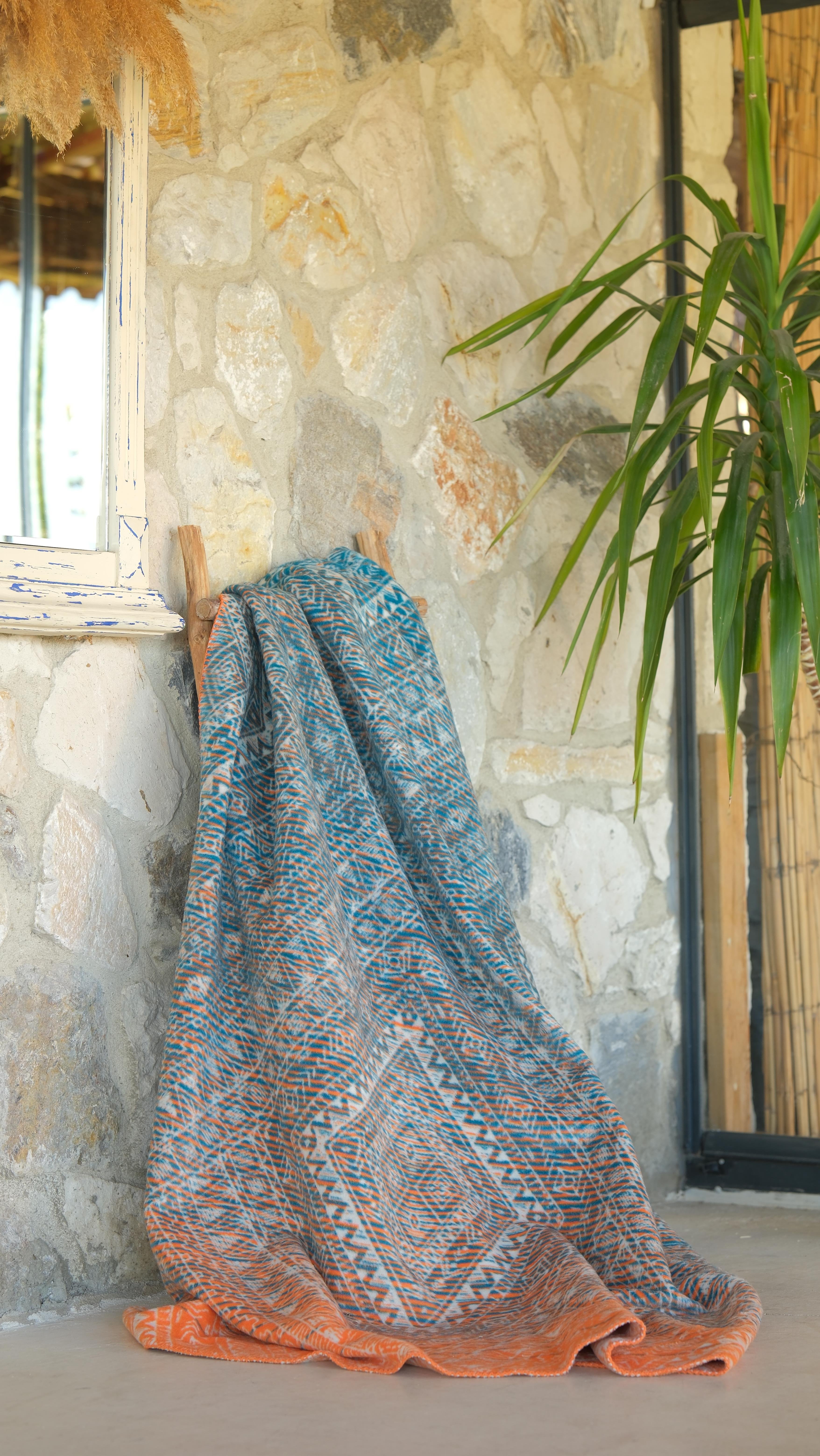 Orta Boy Renkli Yılbaşı Geometrik Desen Pamuk Battaniye 150X200