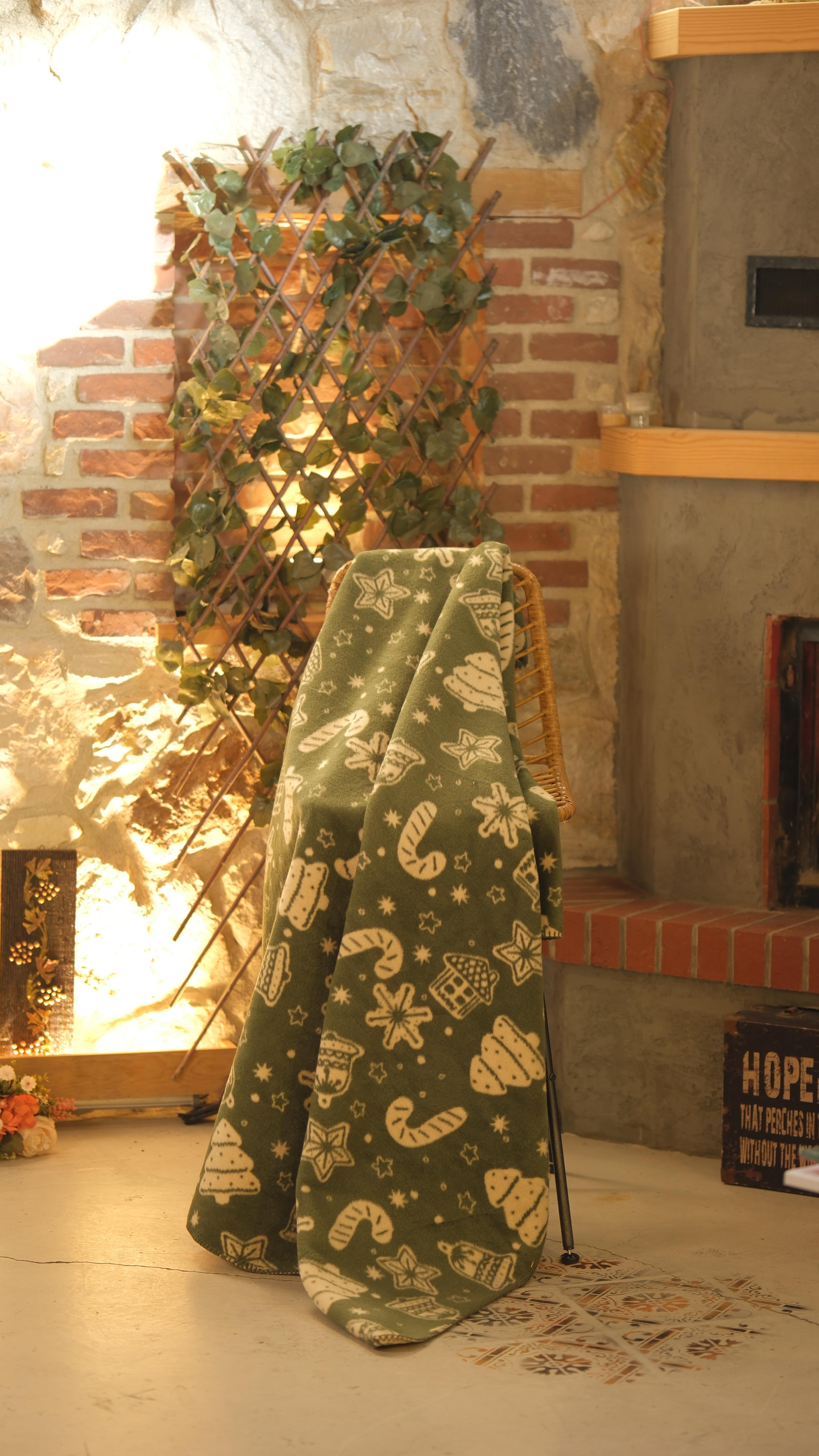 Orta Boy Yeşil Yılbaşı Desenli Pamuk Battaniye 150X200