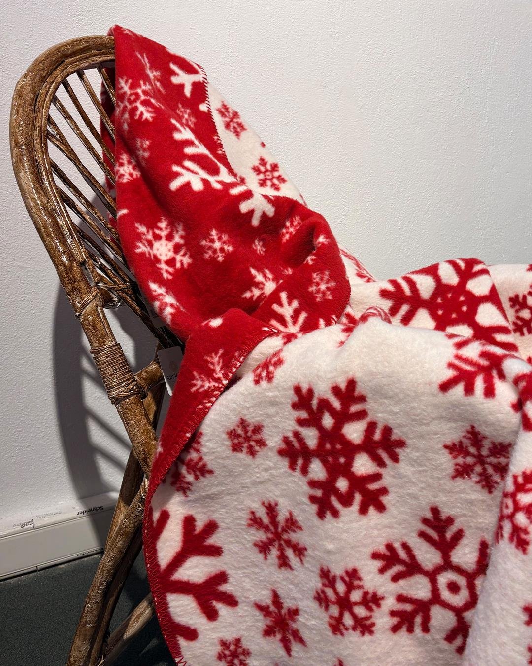 Kar Taneleri Kırmızı Battaniye (150x200 cm)