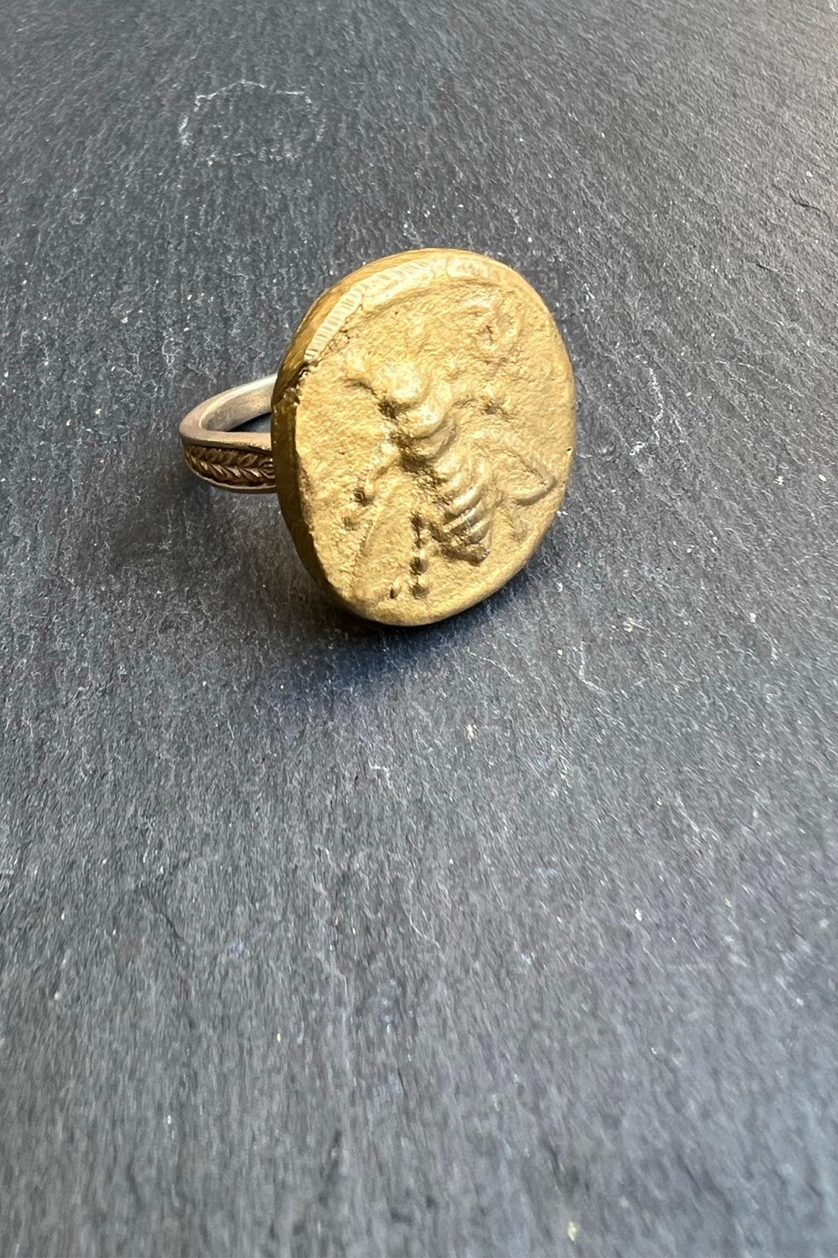 Arı Desenli Yuvarlak Gümüş Yüzük By-6142