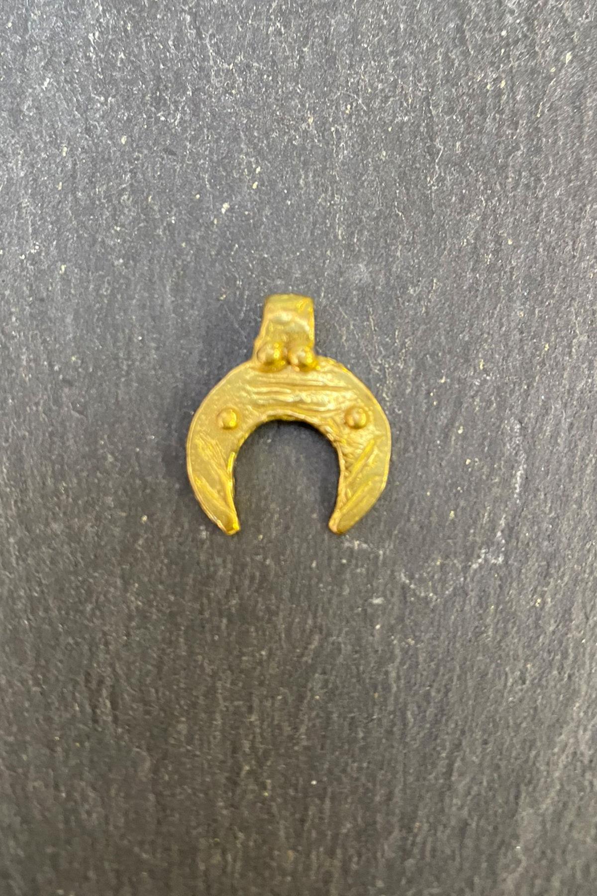 Ay Desenli Bronz Kolye Ucu By-6211