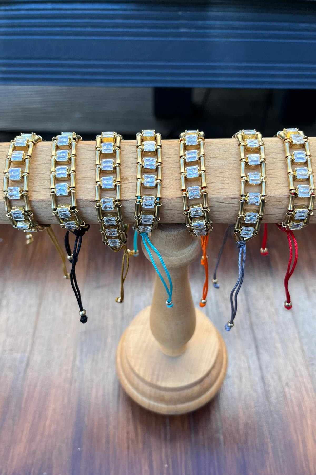 Baget Taşlı Çubuk Model Bronz Bileklik By-9009