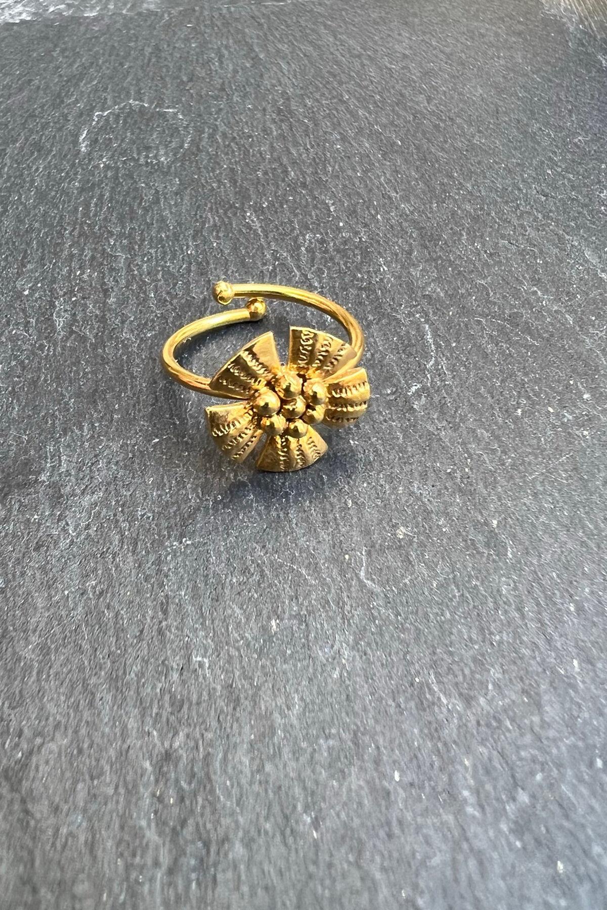 Çiçek Desenli Gümüş Yüzük By-6152