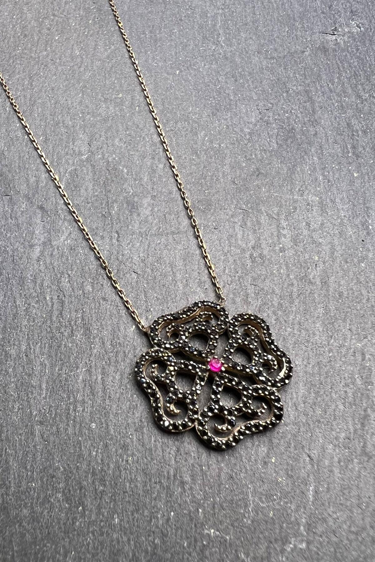 Çiçek Desenli Pembe Taşlı Gümüş Kolye By-6470
