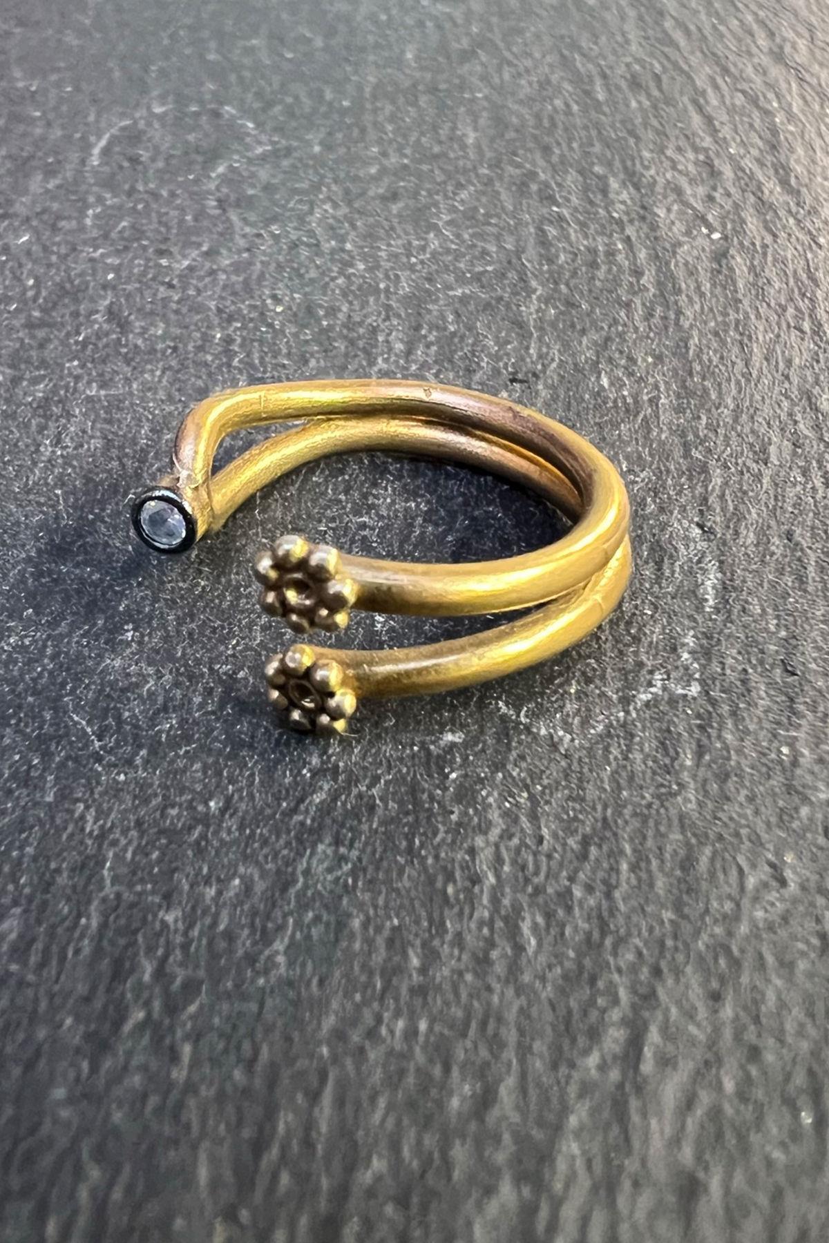 Çiçek Desenli Tek Taşlı Gümüş Yüzük By-6421