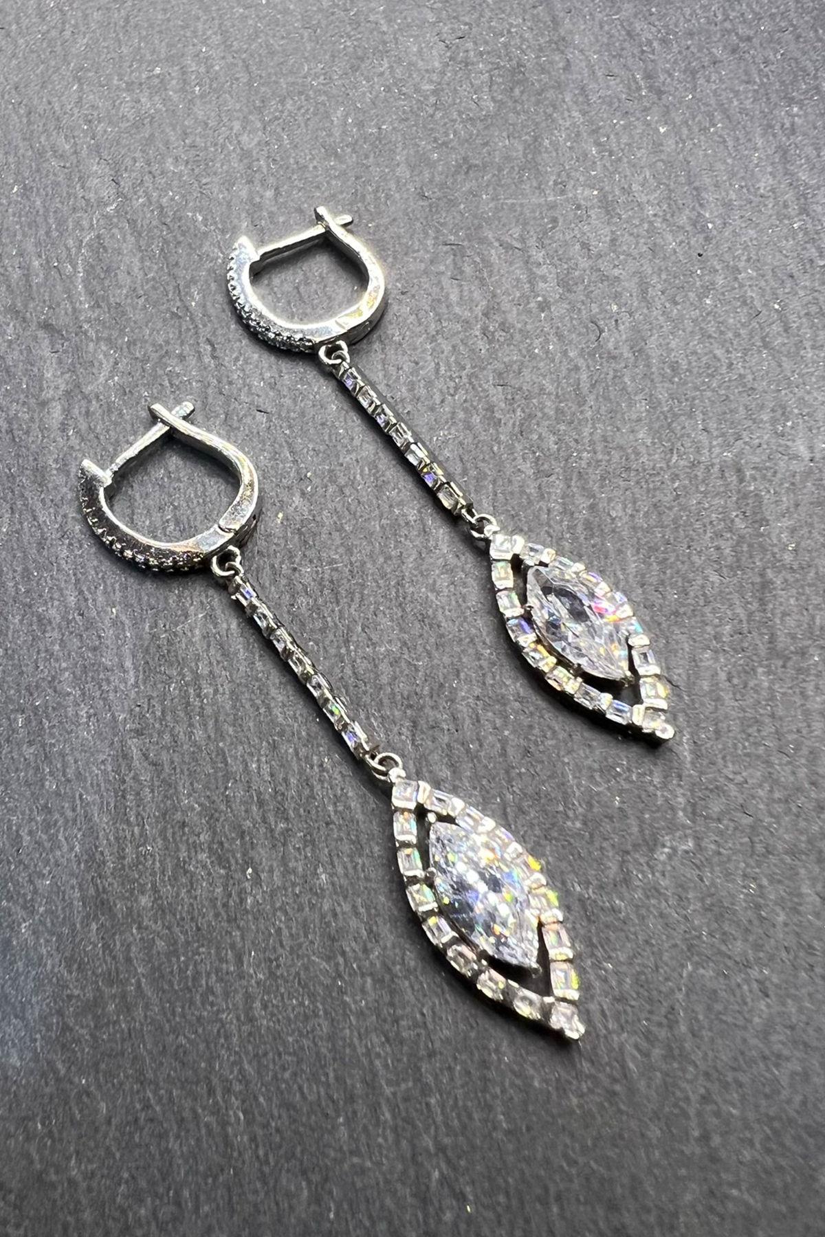 Damla Model Taşlı Sallantılı Gümüş Küpe By-6490
