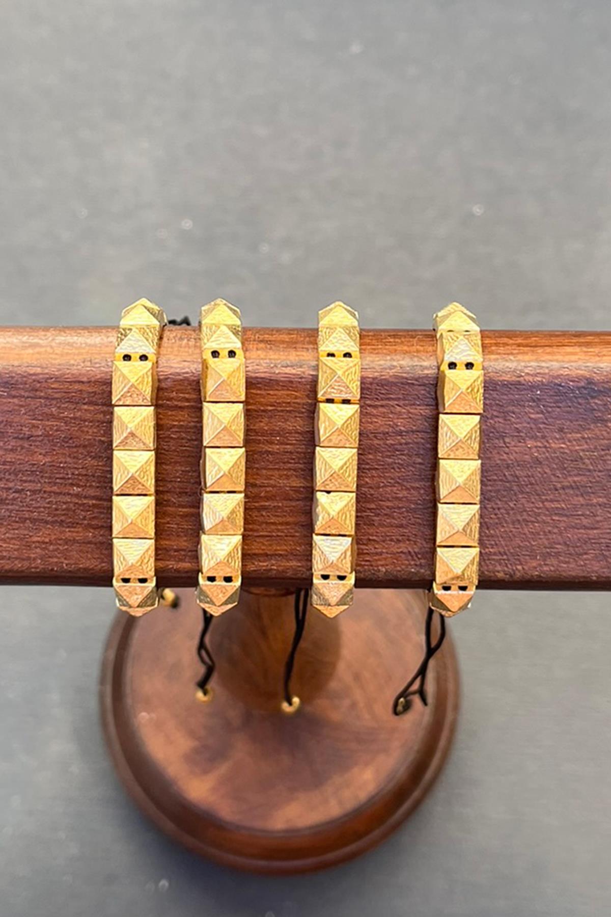 Dokulu Kare Model Bronz Bileklik By-8818