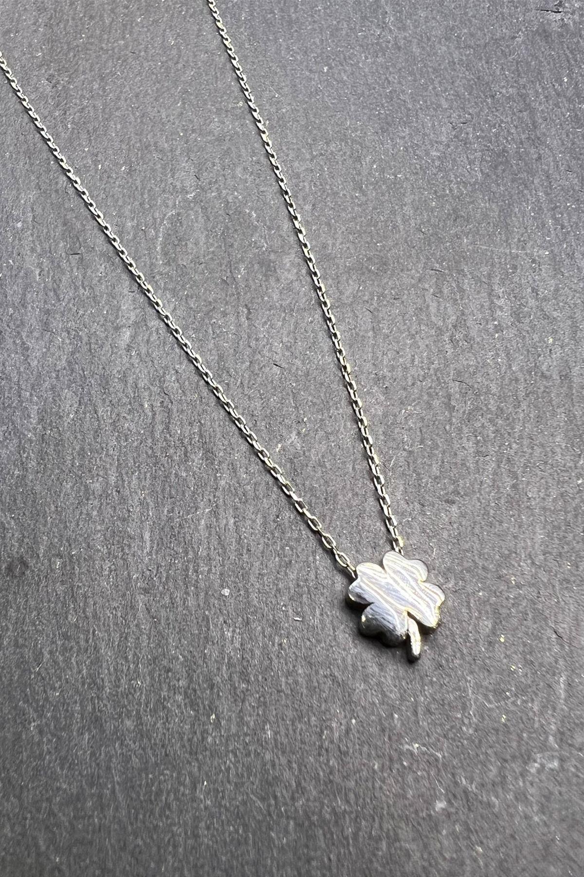 Dört Yapraklı Yonca Desenli Gümüş Kolye By-6457