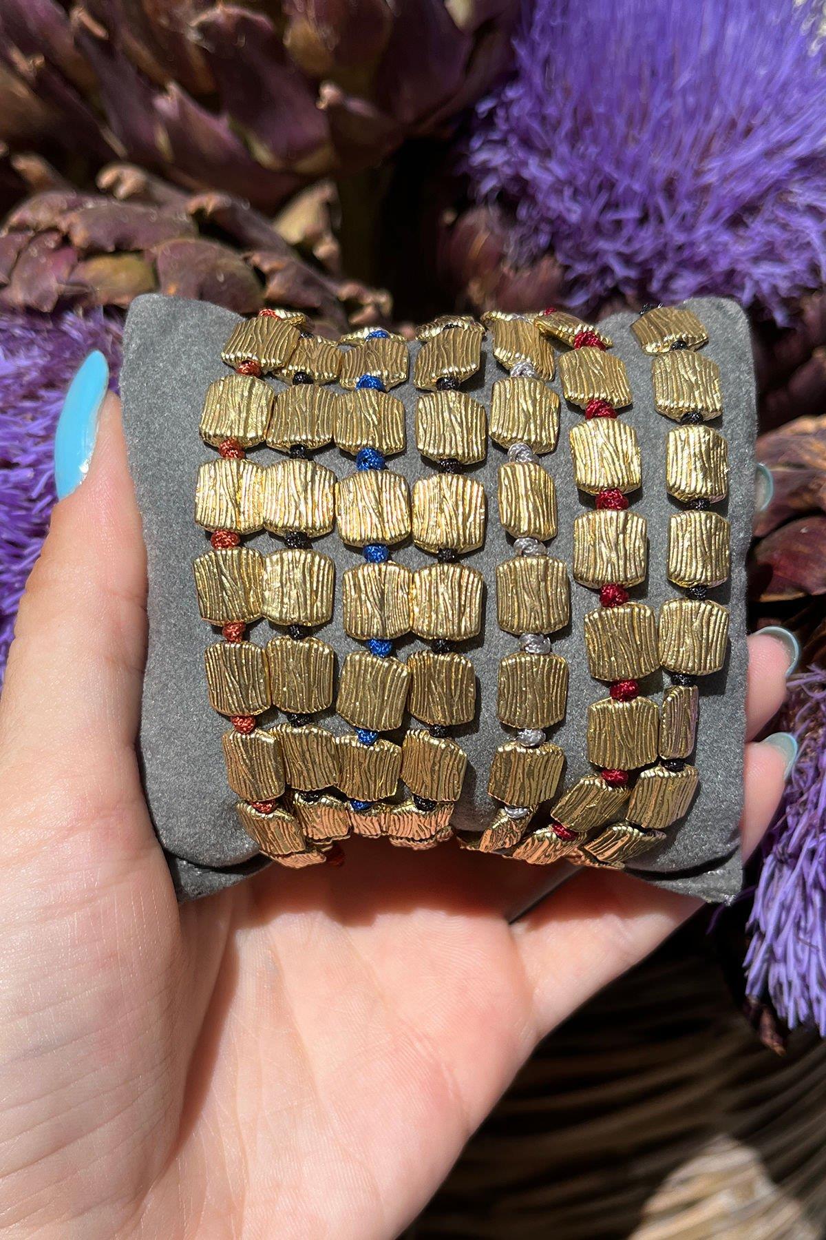 Dövmeli Kare Model Düğümlü Bronz Bileklik By-8440