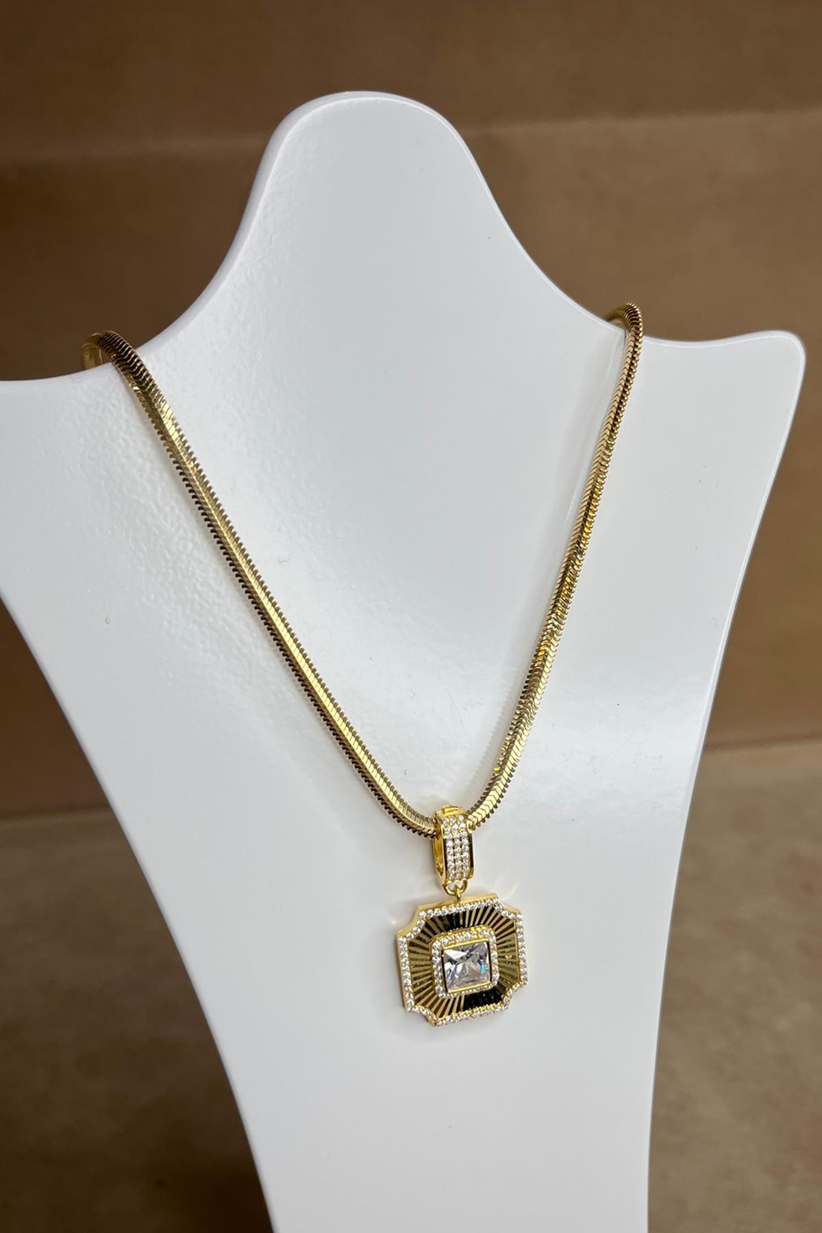 Kare Model Taşlı Gümüş Kolye By-8913