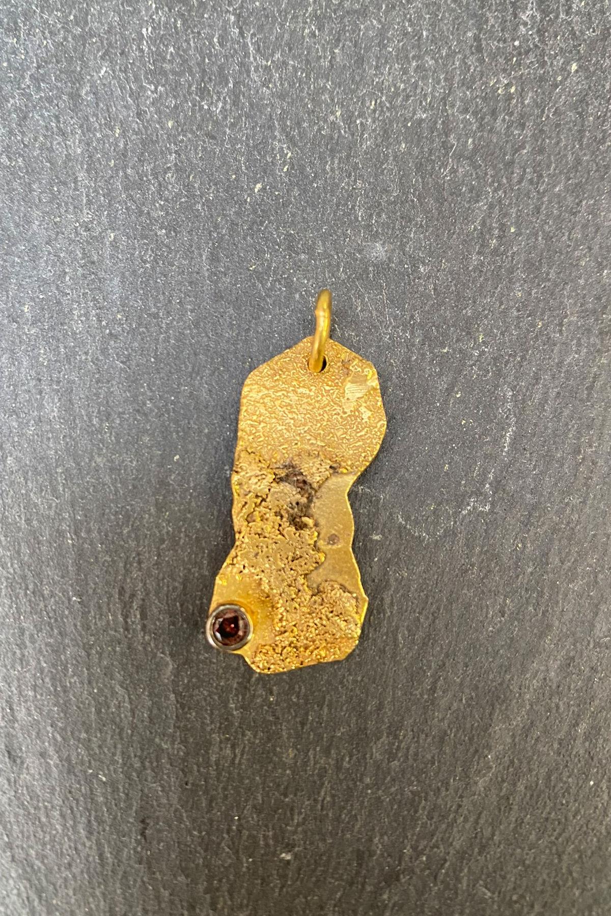 Kırmızı Tek Taşlı Bronz Kolye Ucu By-6215