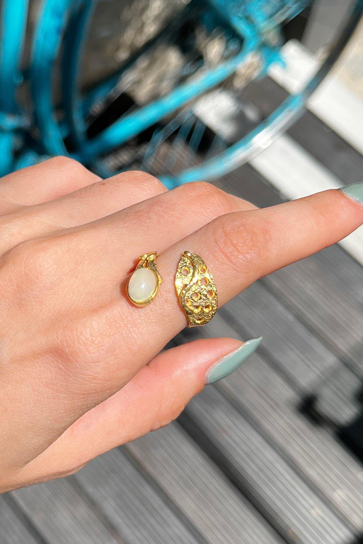 Opal Taşlı Yaprak Model Gümüş Yüzük By-8405