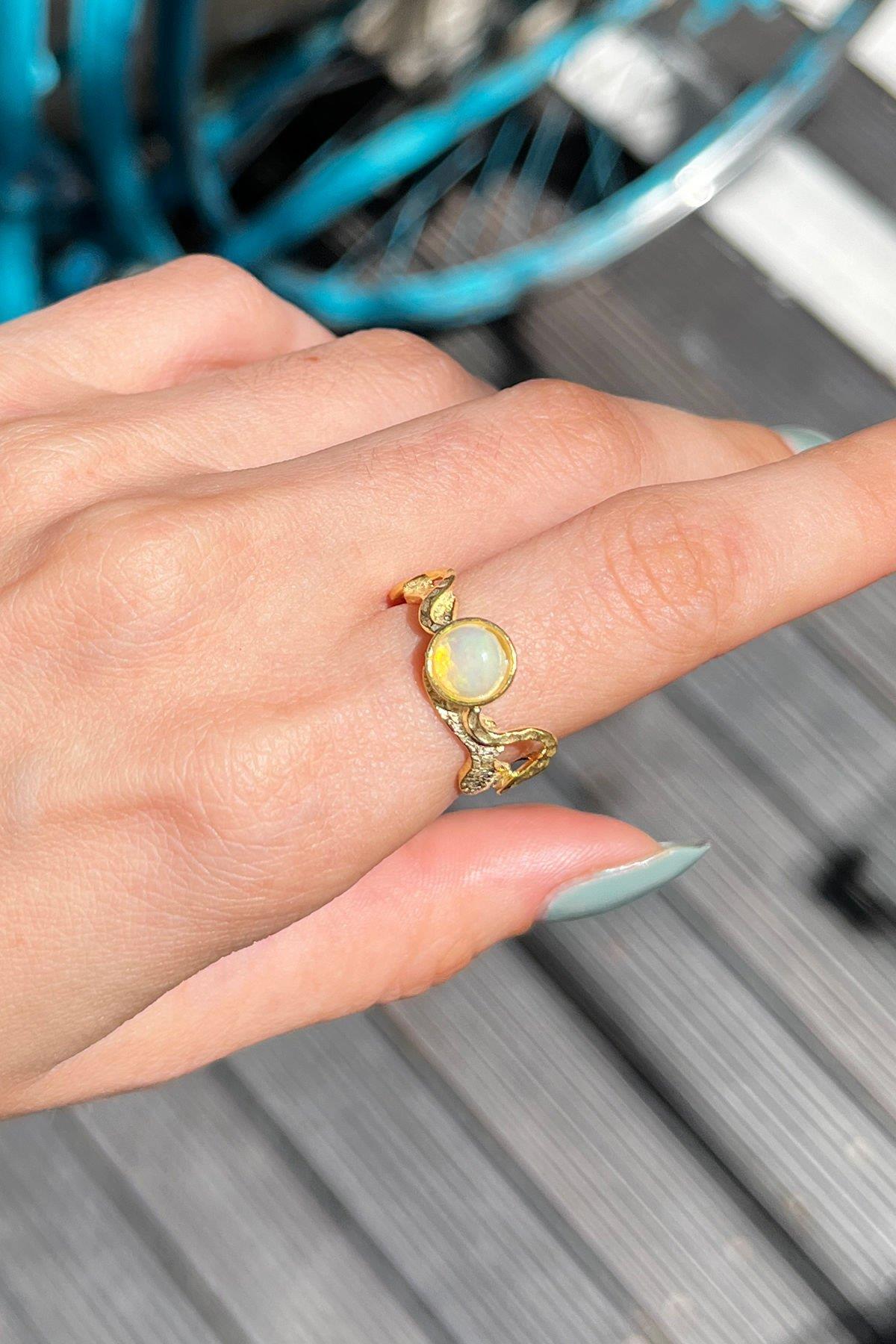 Opal Taşlı Yaprak Model Gümüş Yüzük By-8404