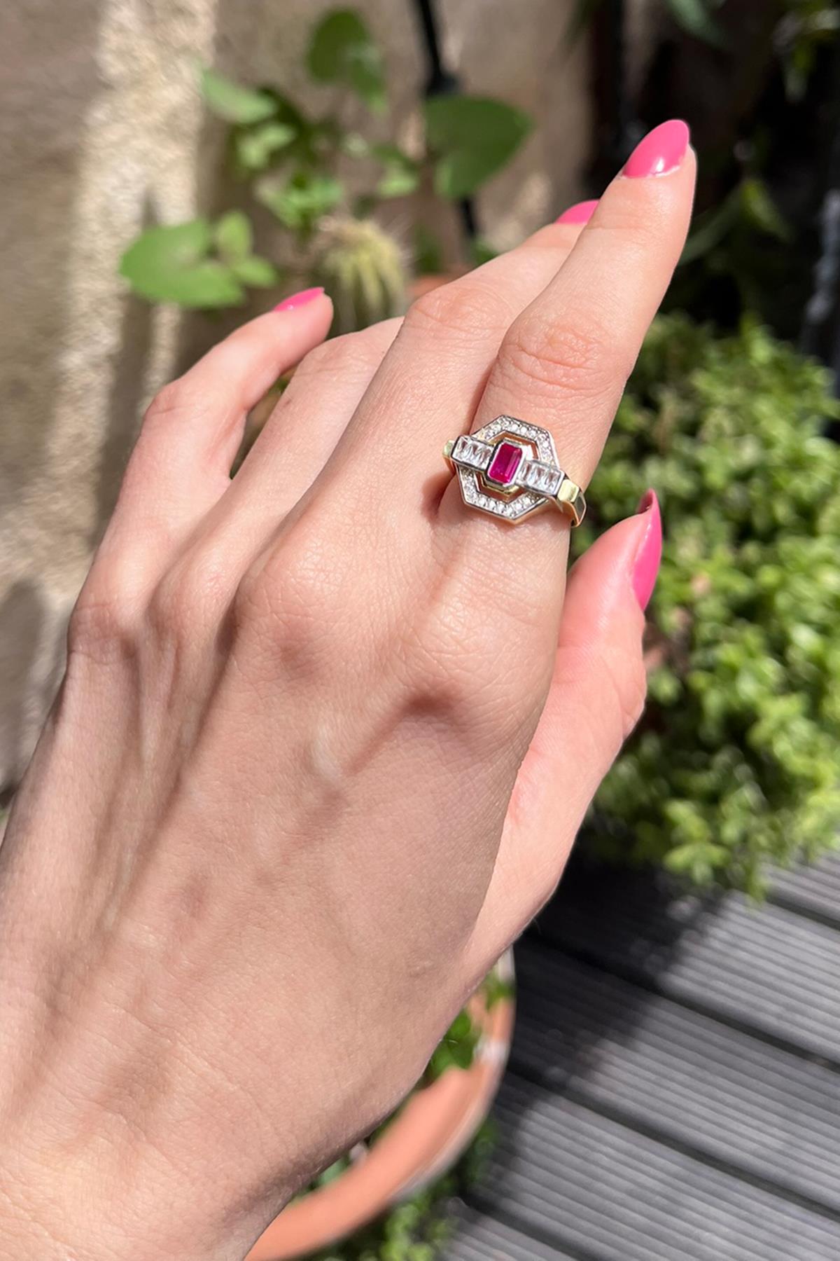 Pembe Taşlı Köşeli Gümüş Yüzük By-9044