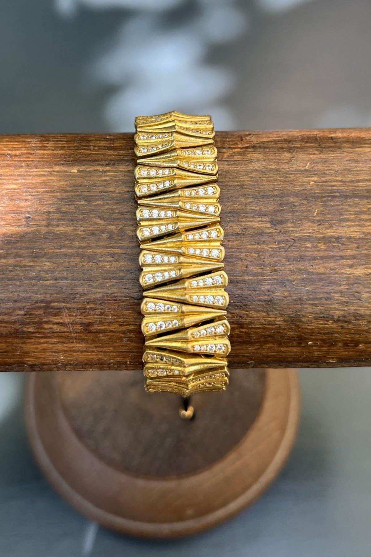 Sivri Kalp Model Beyaz Taşlı Bronz Bileklik By-7572