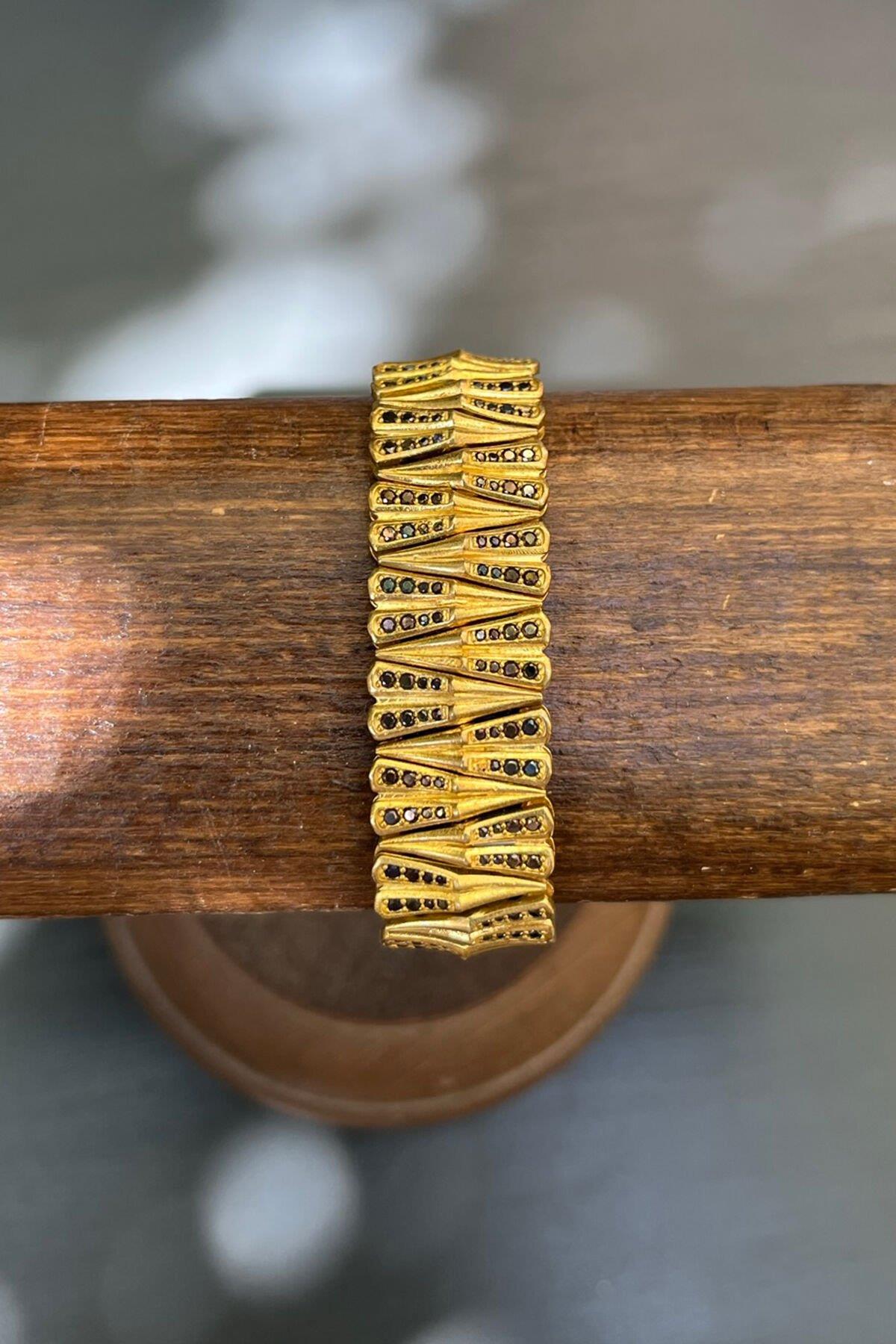 Sivri Kalp Model Siyah Taşlı Bronz Bileklik By-7571