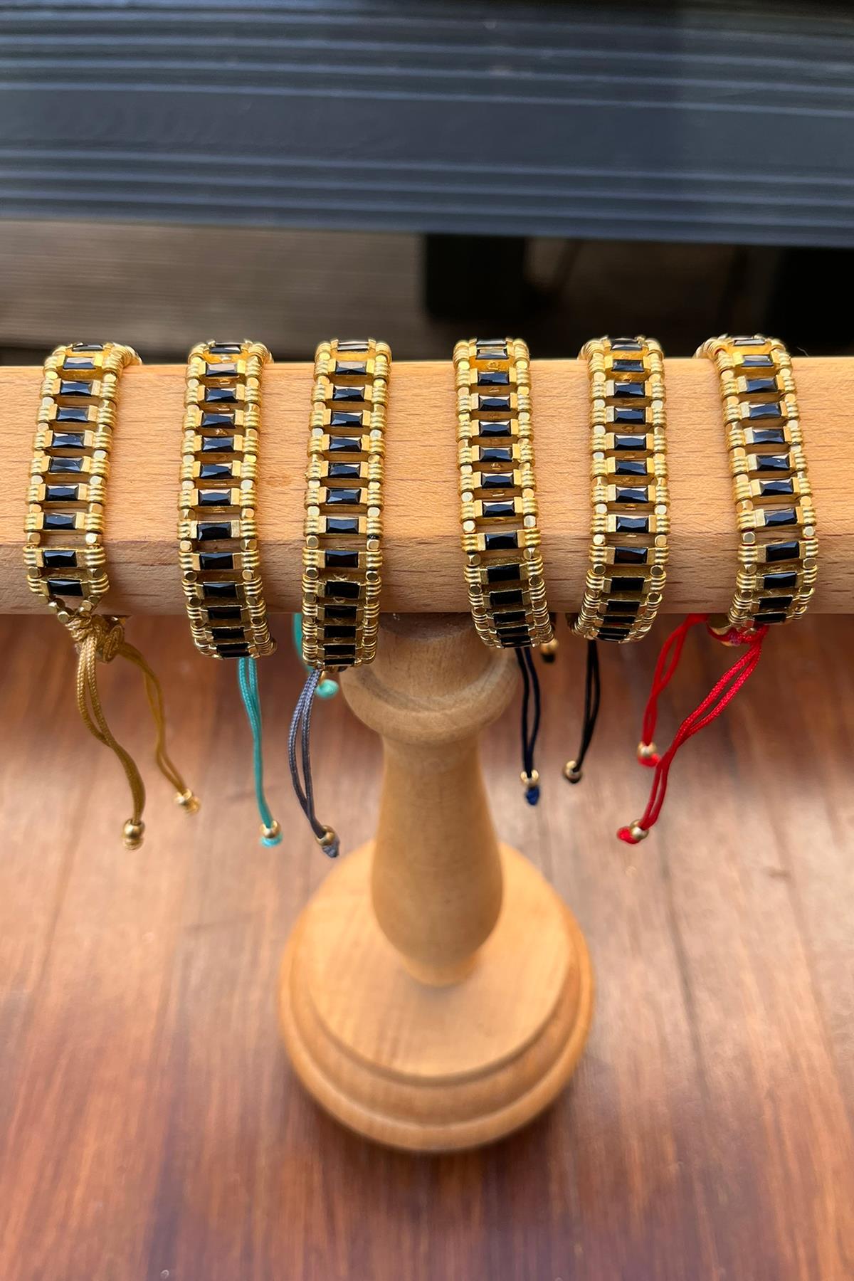 Siyah Baget Taşlı Bronz Bileklik By-9014