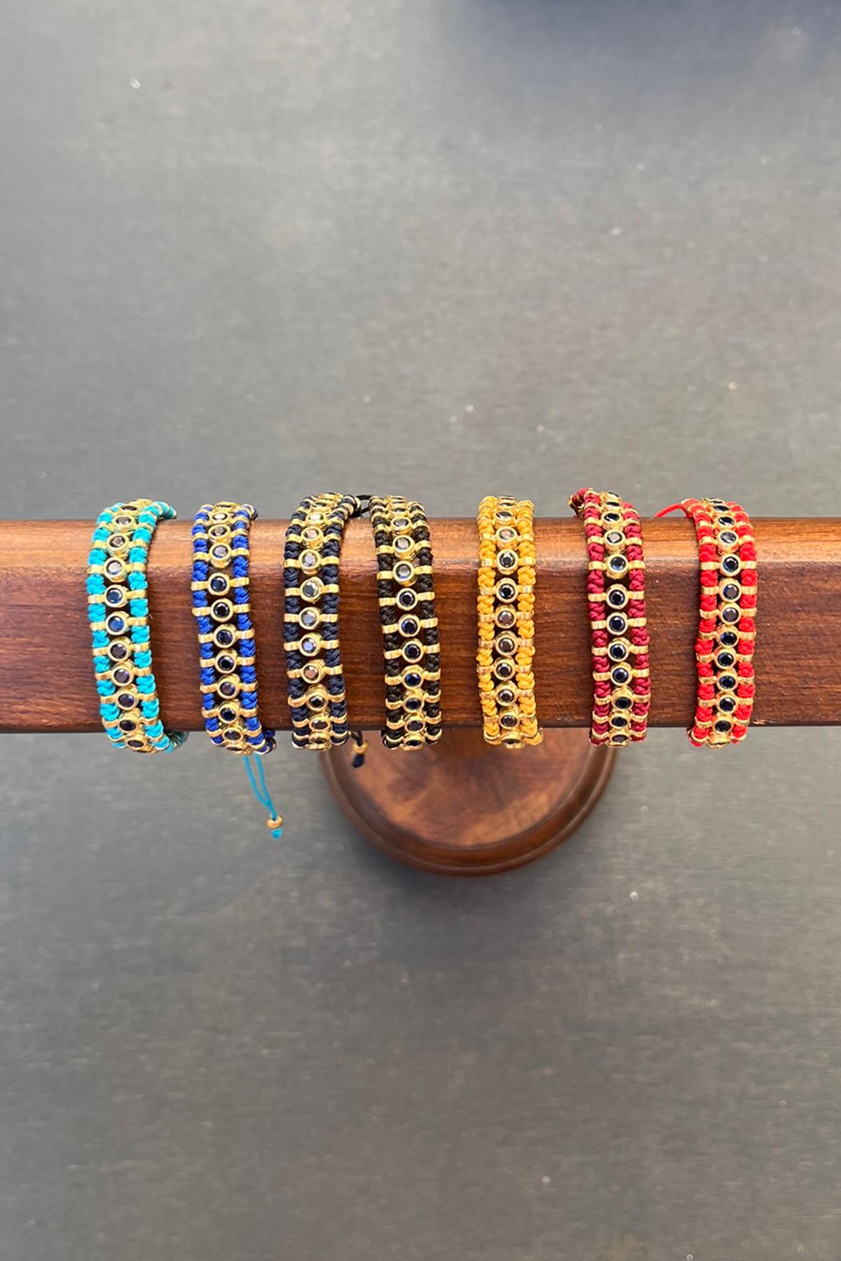 Siyah Taşlı Düğümlü Bronz Bileklik By-8823