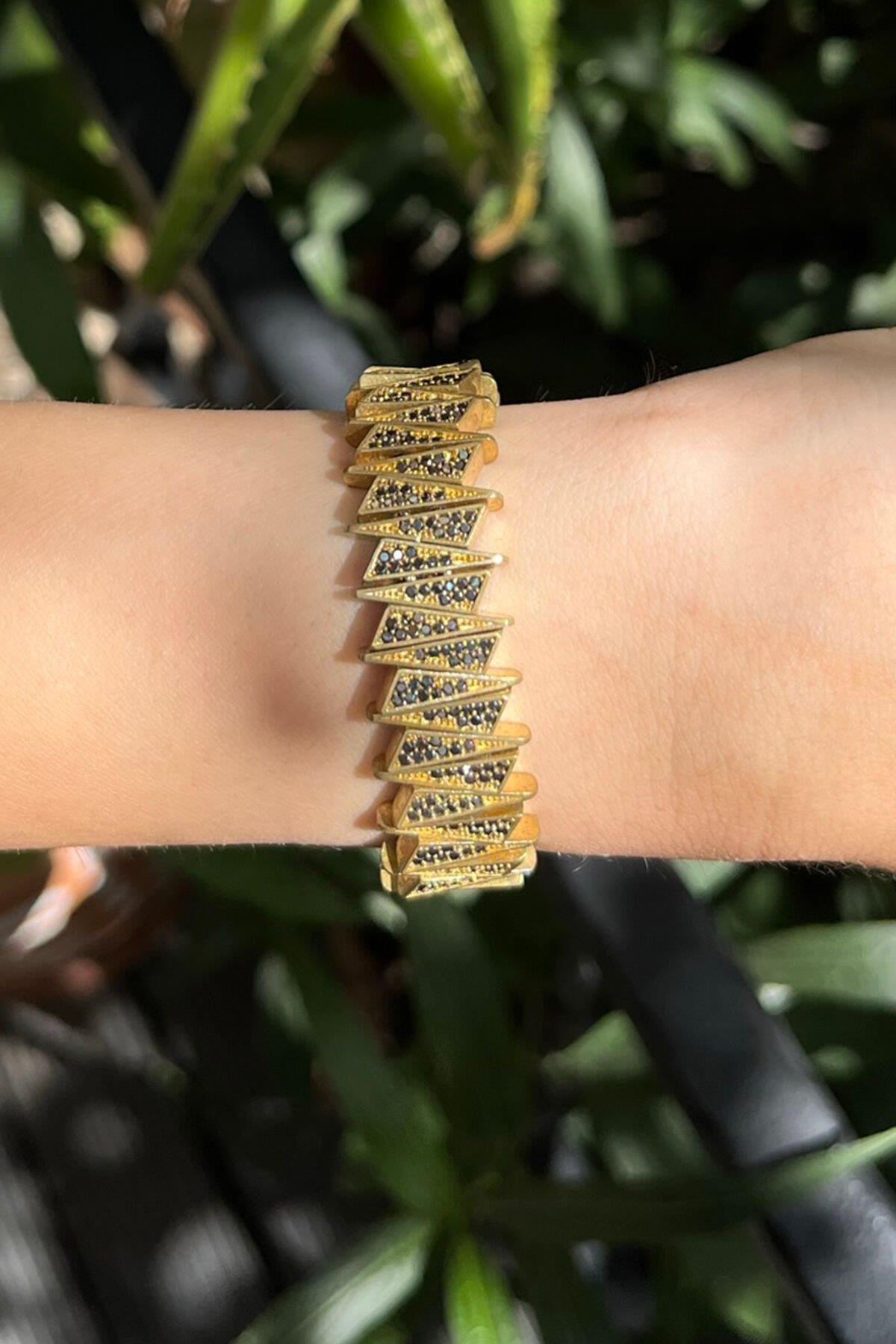 Siyah Taşlı Sivri Üçgen Model Bronz Bileklik By-7576