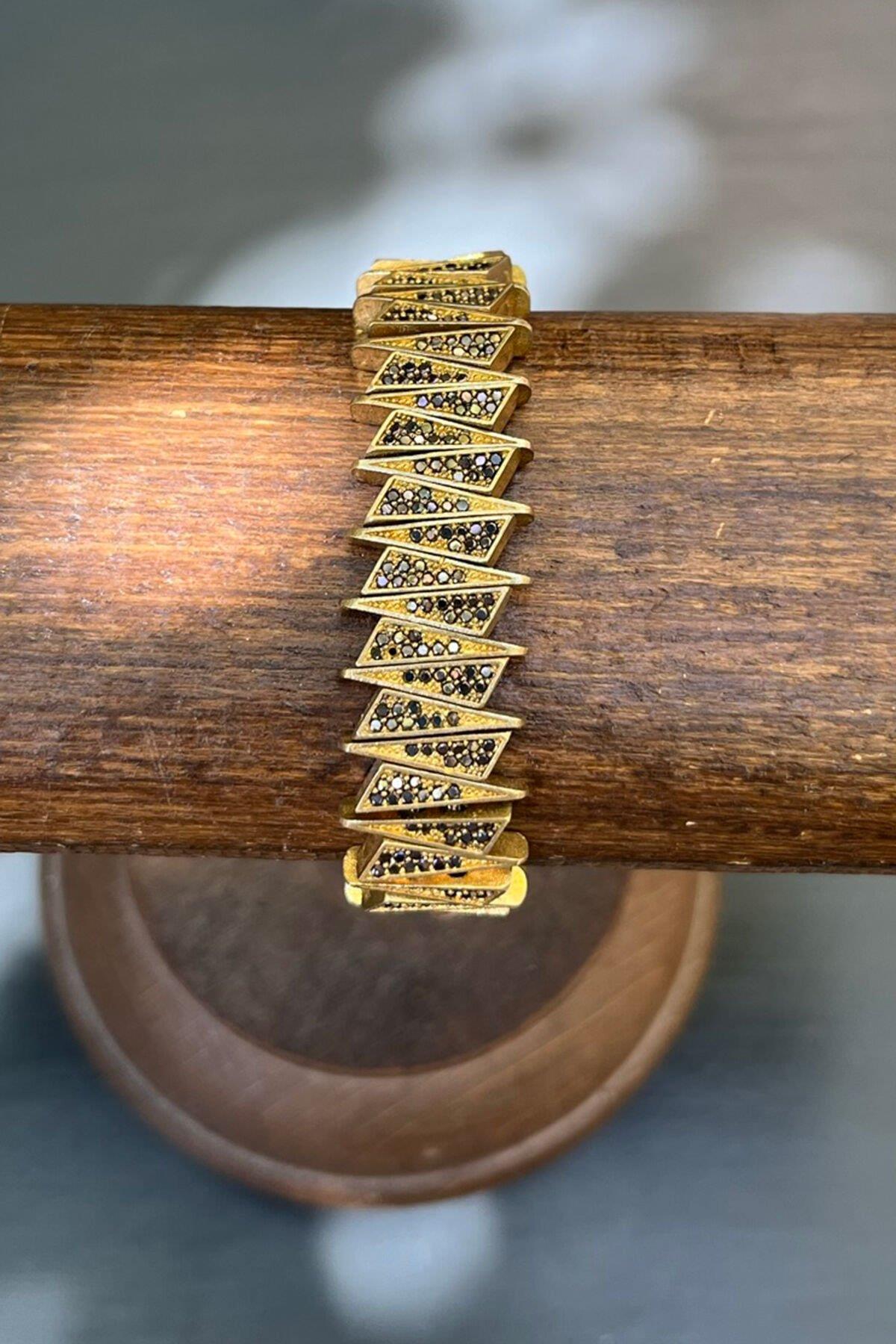 Siyah Taşlı Sivri Üçgen Model Bronz Bileklik By-7576