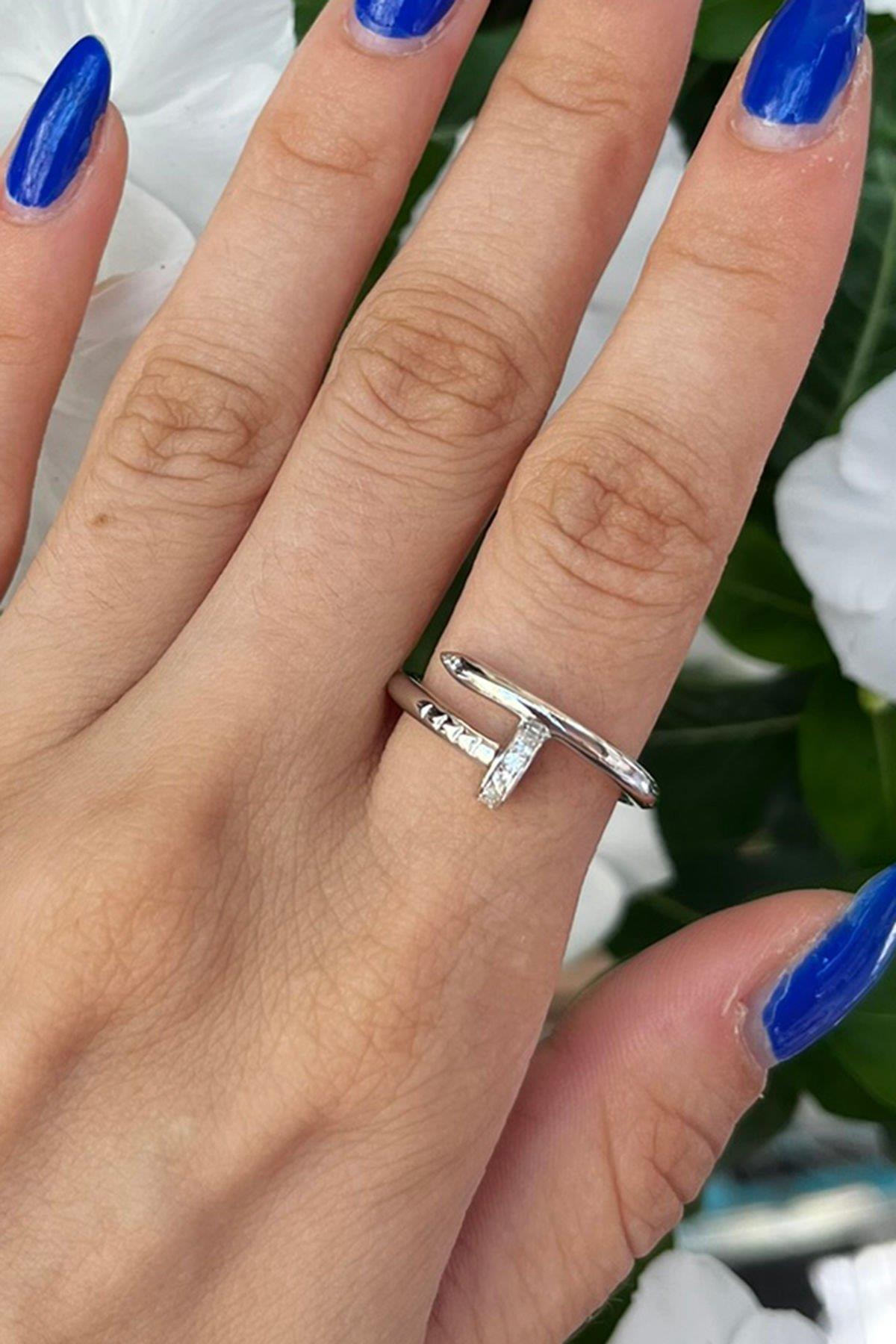 Taşlı Çivi Model Gümüş Yüzük By-8597